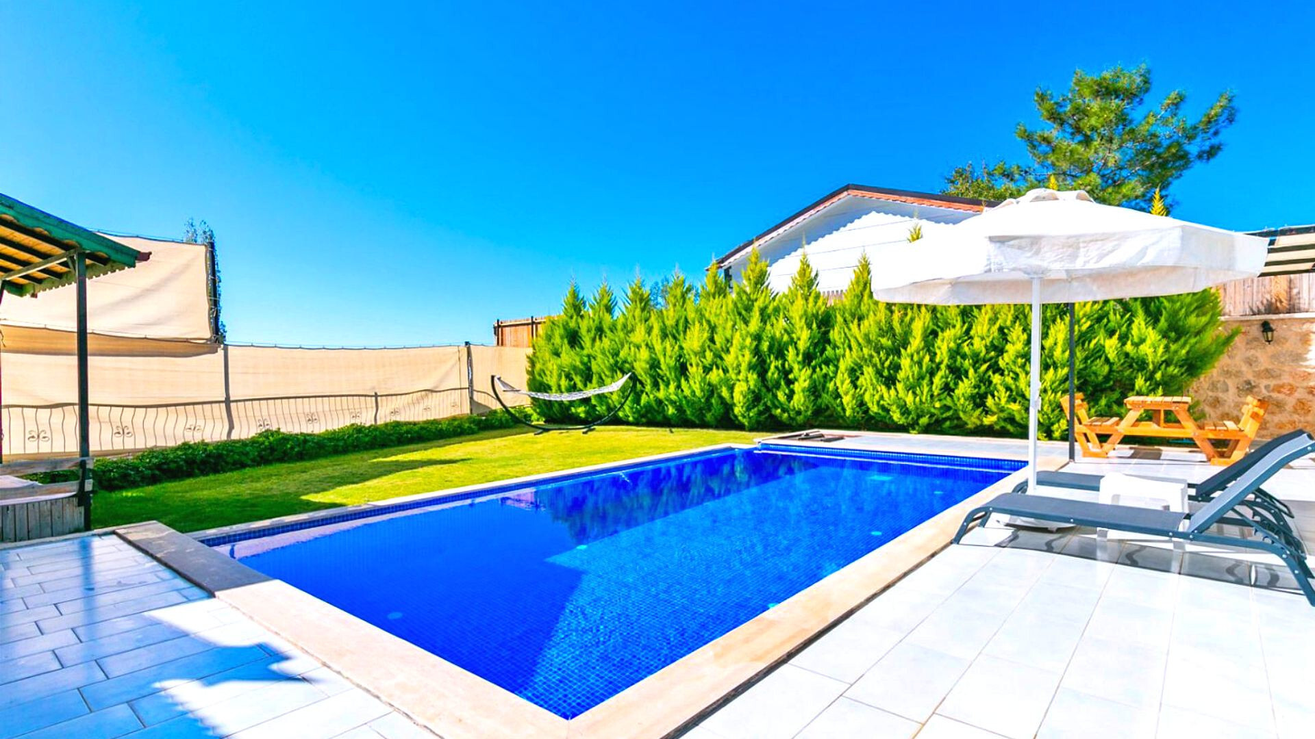 VBK30572 Villa Booking