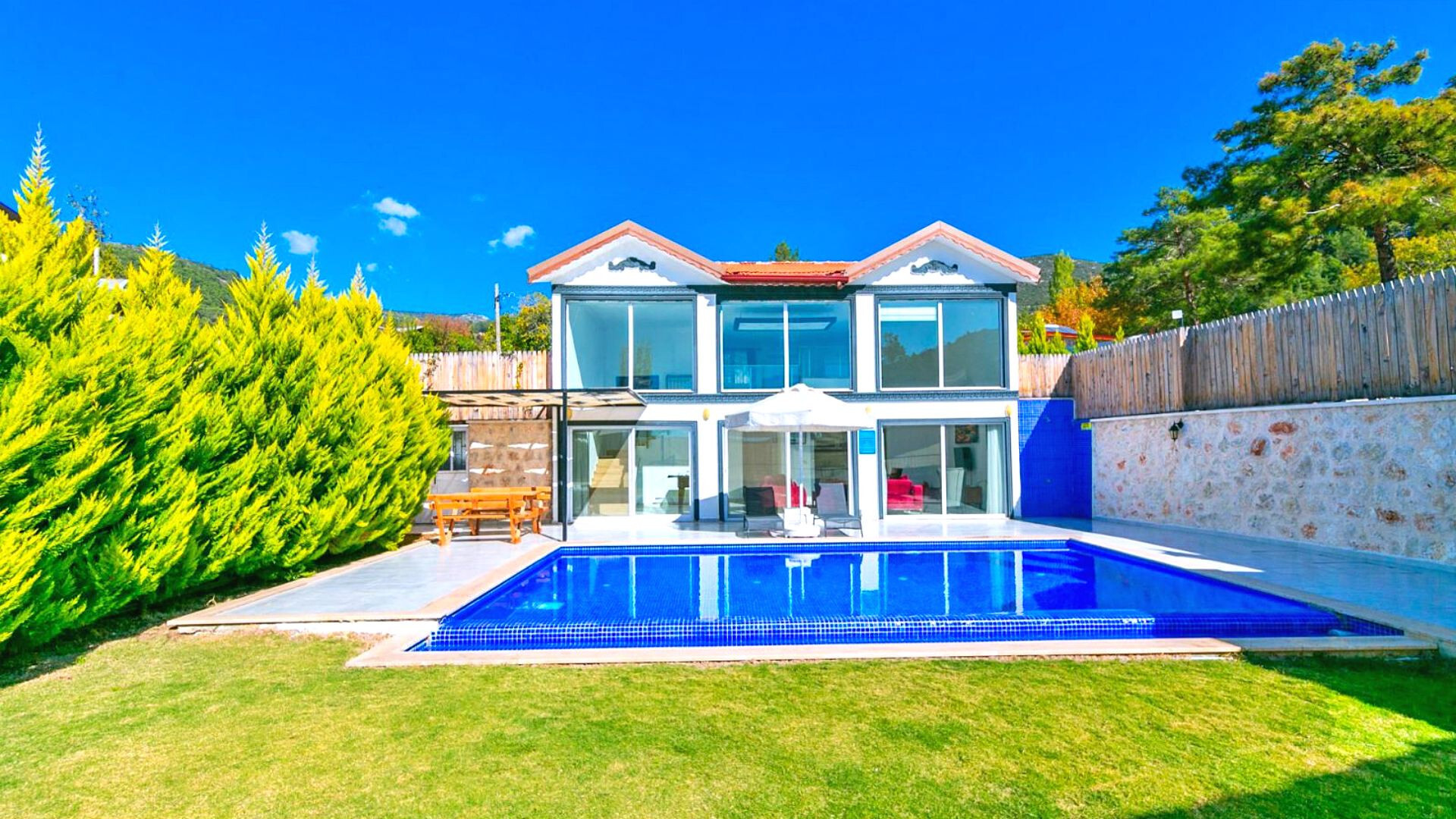 VBK30572 Villa Booking