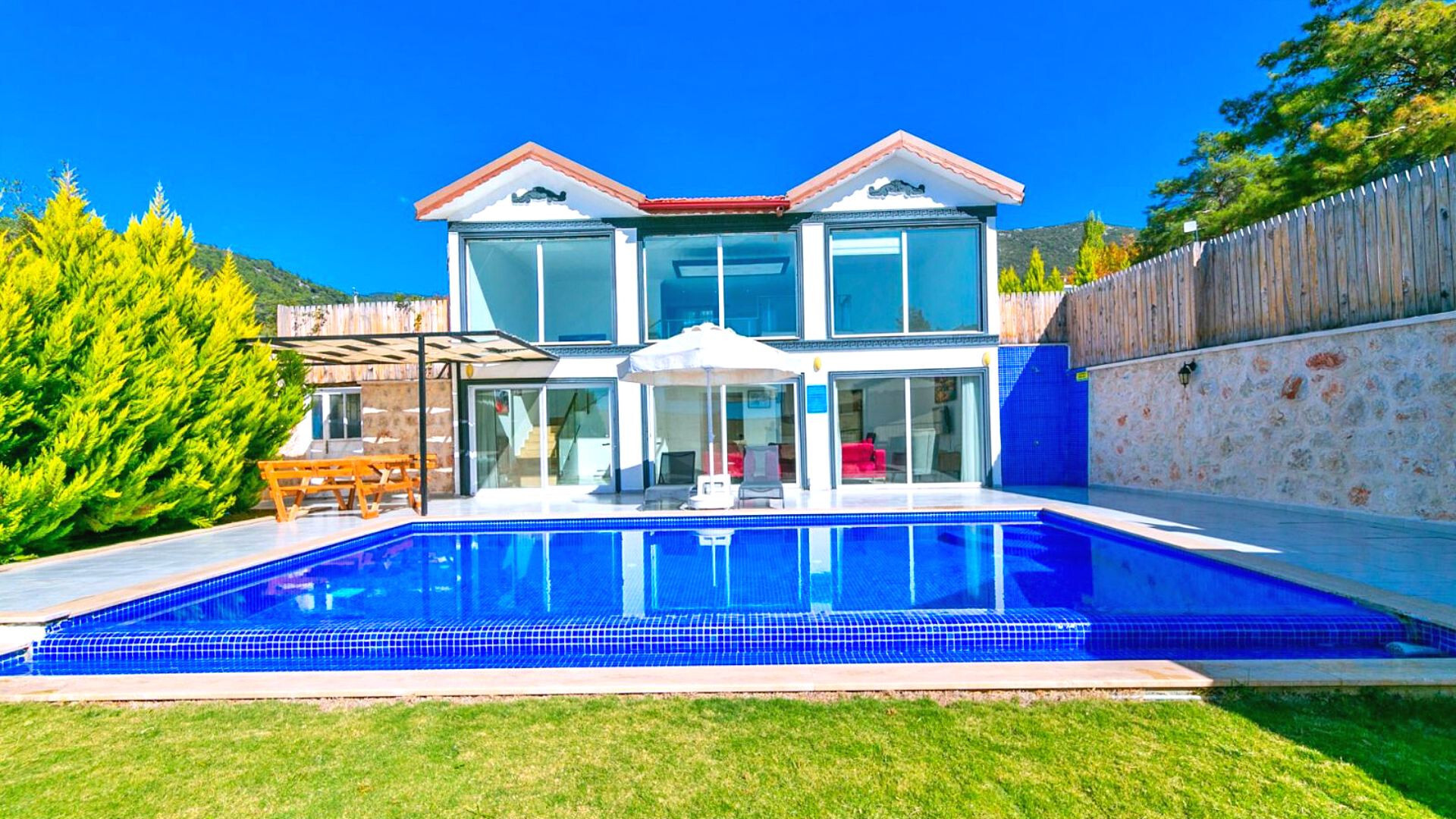 VBK30572 Villa Booking