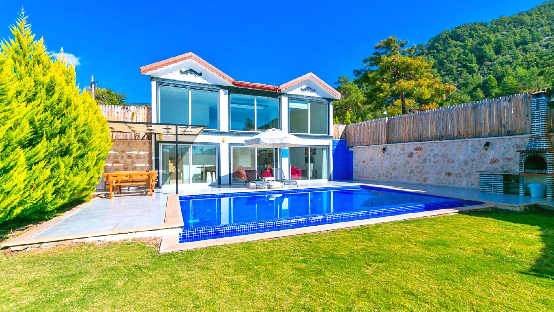 VBK30572 Villa Booking