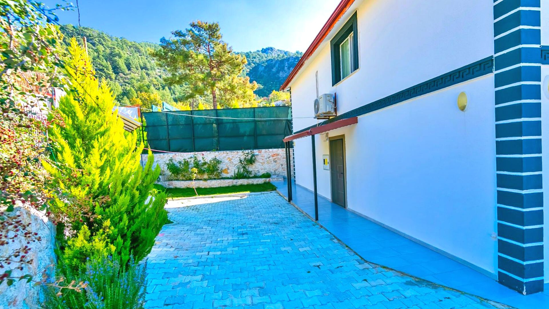 VBK30572 Villa Booking