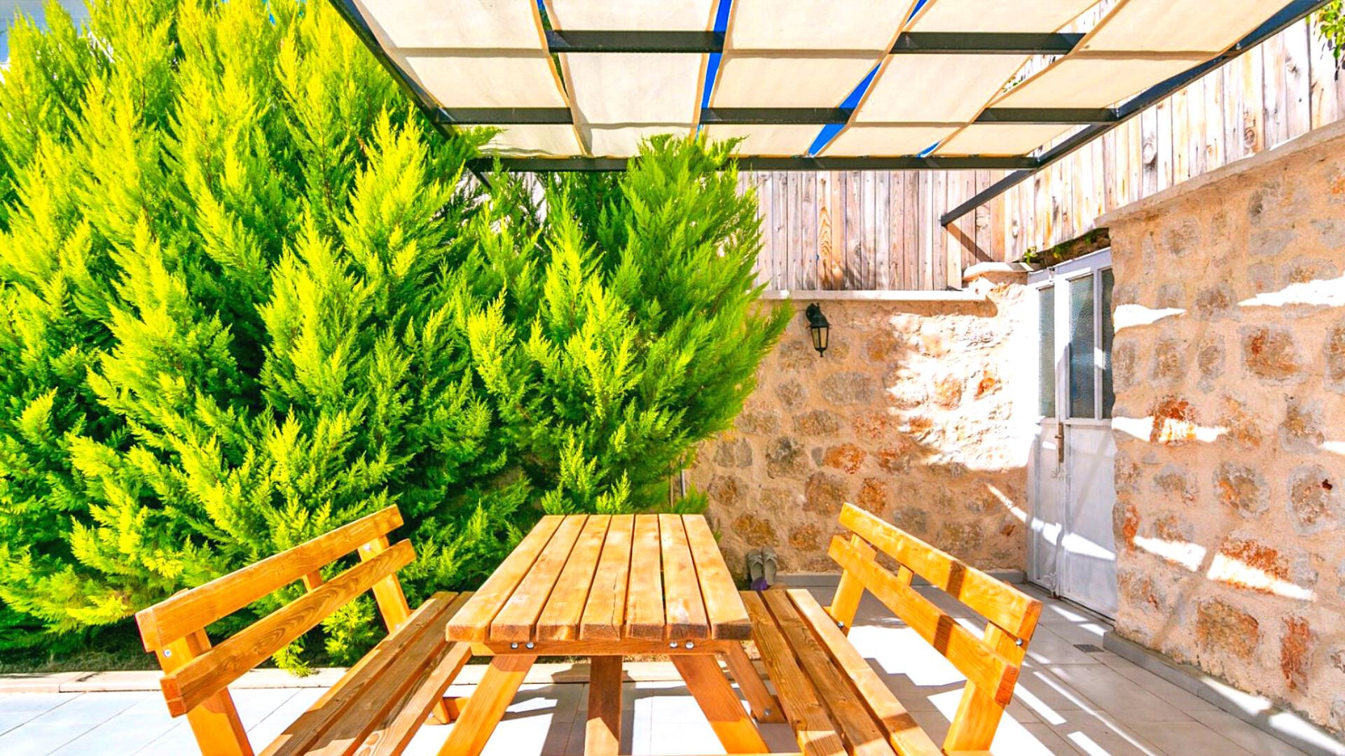 VBK30572 Villa Booking