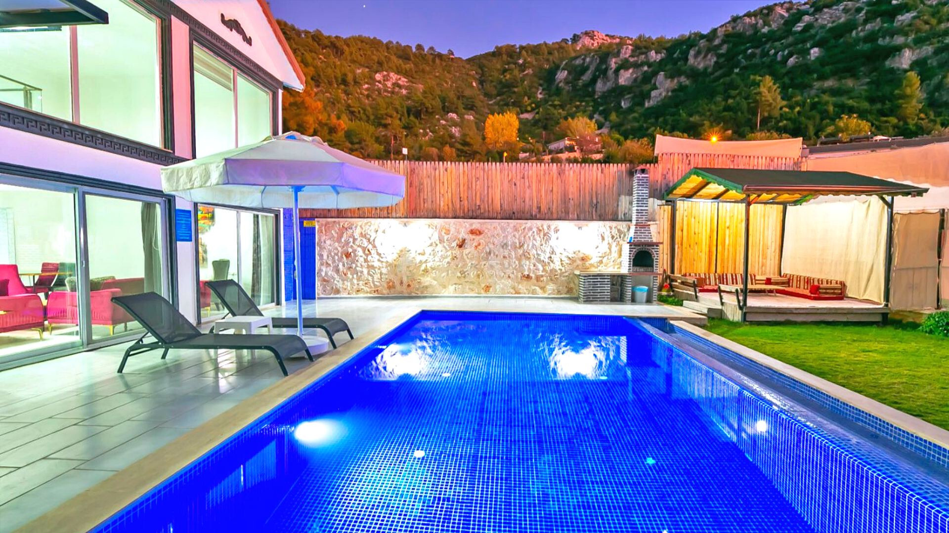 VBK30572 Villa Booking