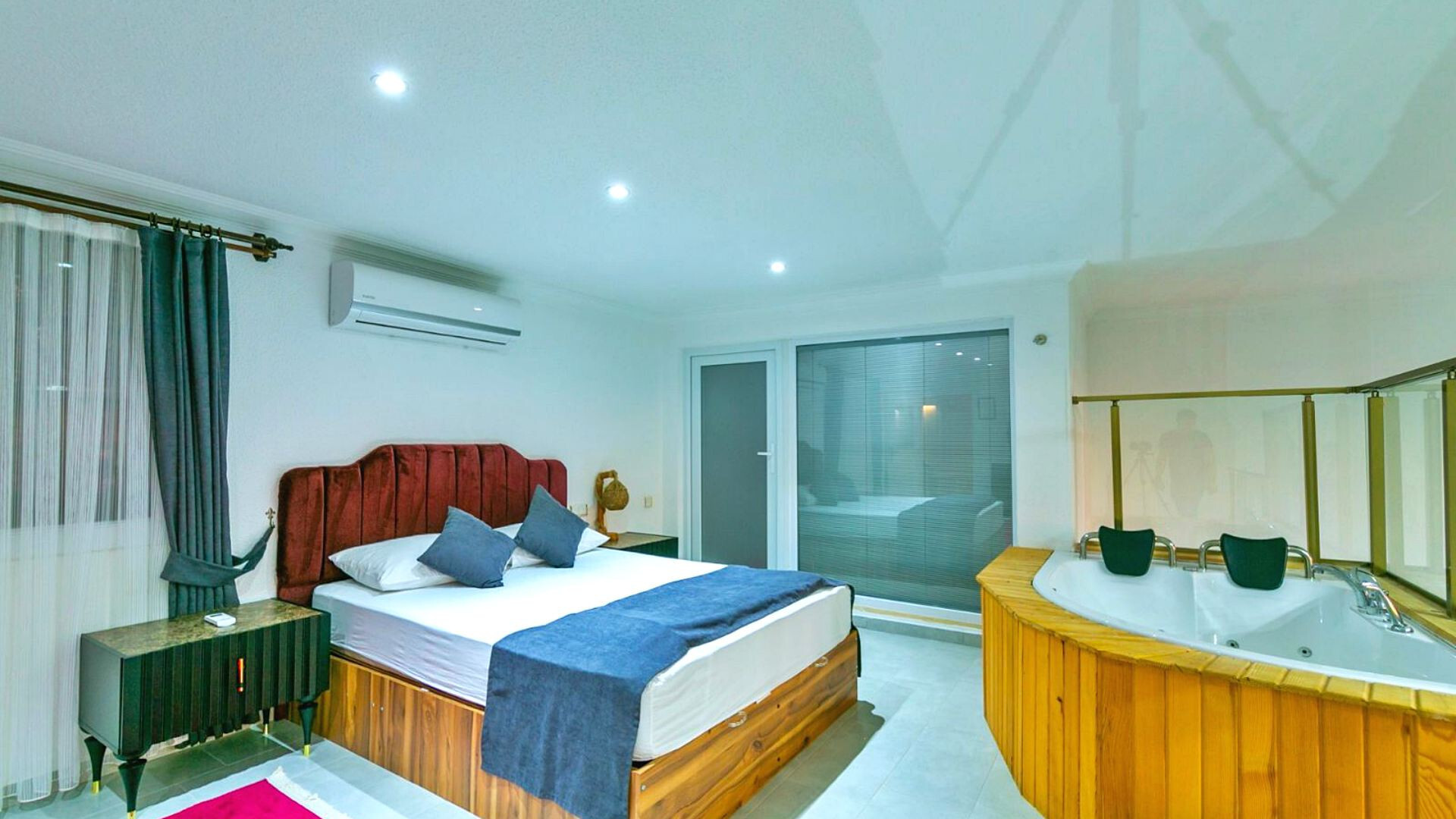 VBK30572 Villa Booking