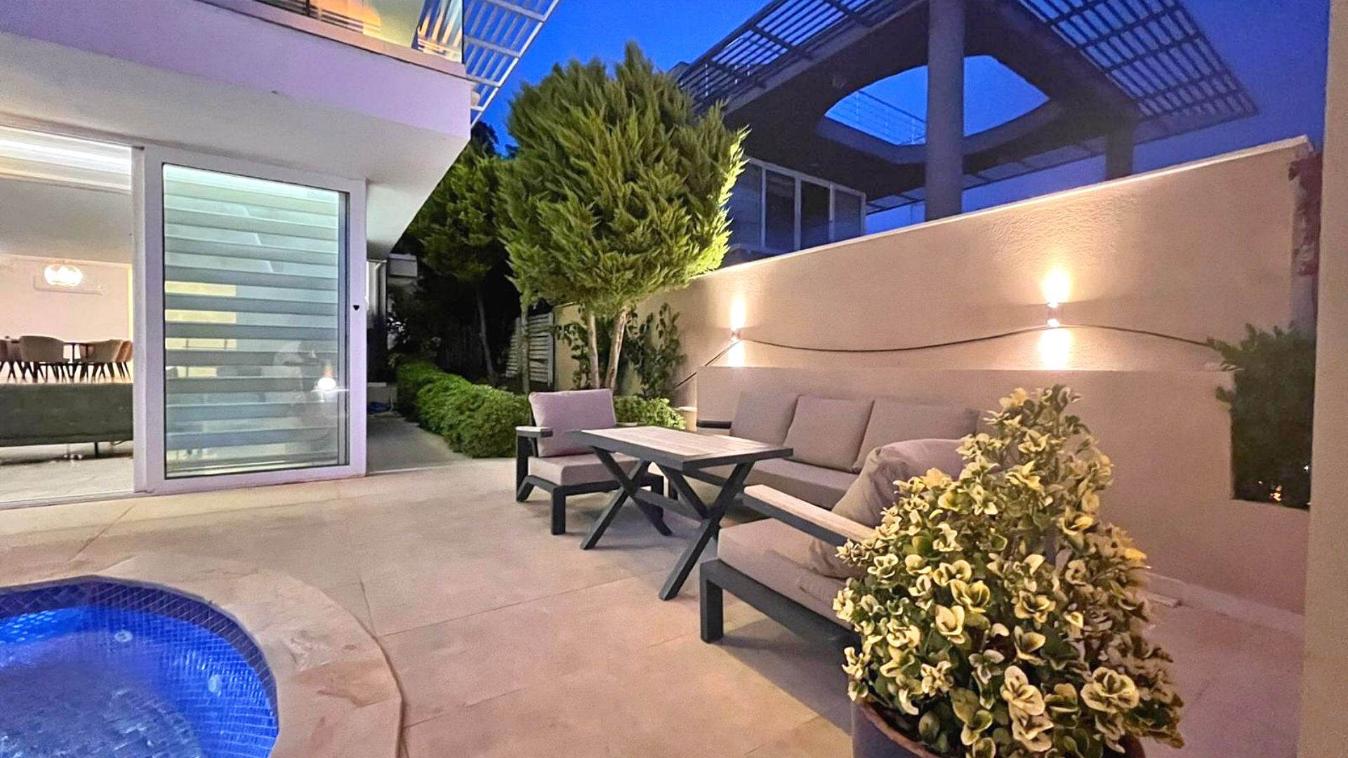 VBK34281 Villa Booking