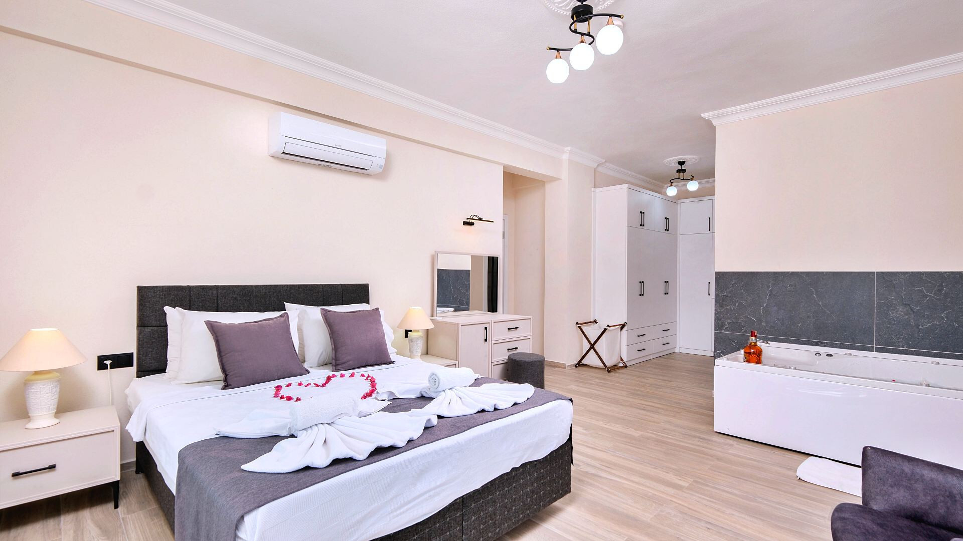 VBK70256 Villa Booking