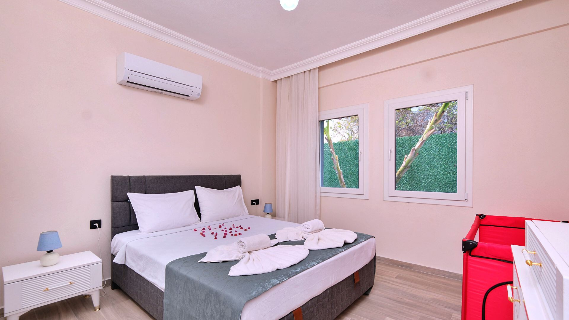 VBK70256 Villa Booking