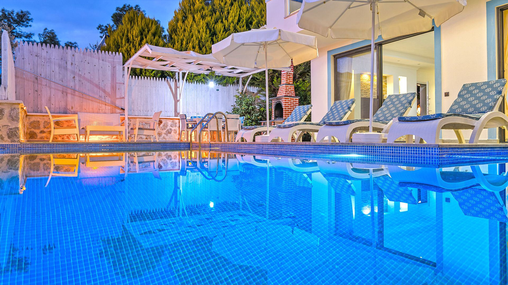 VBK51735 Villa Booking