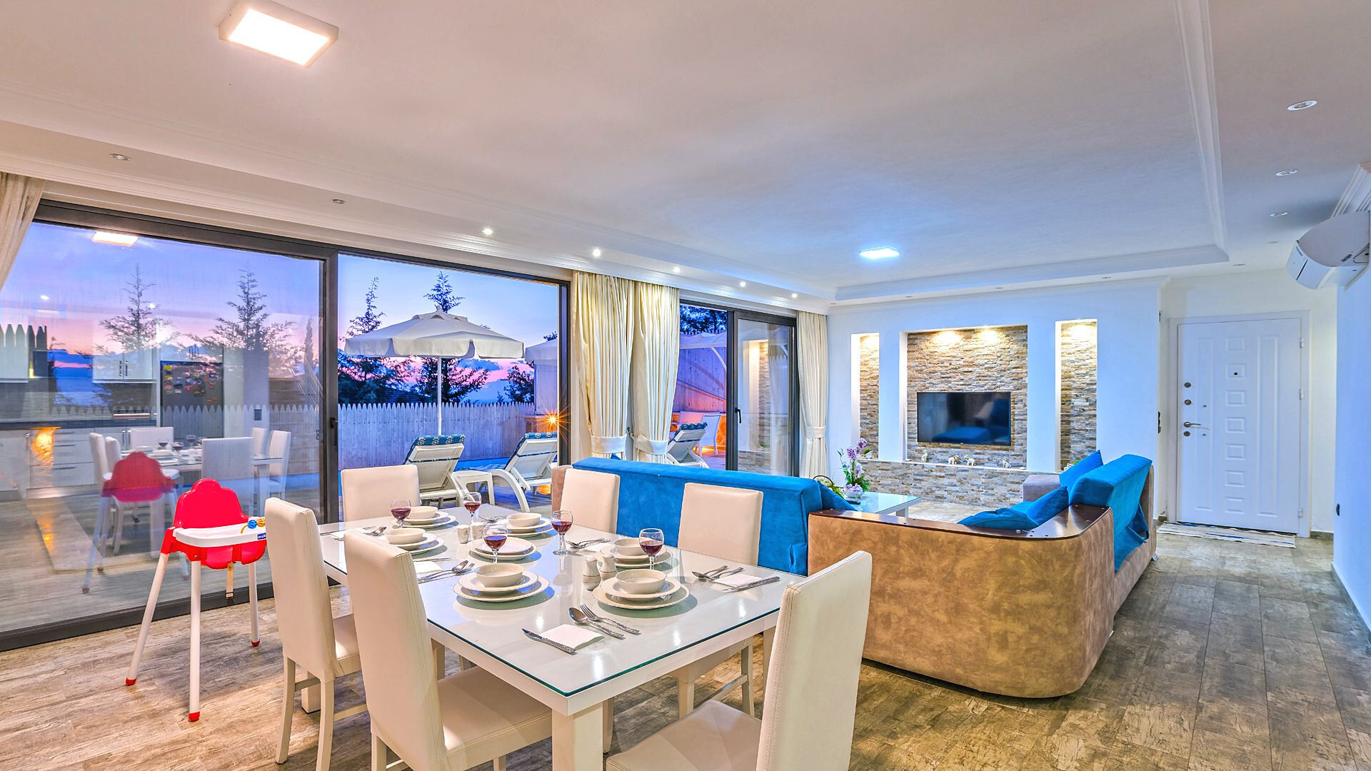 VBK51735 Villa Booking