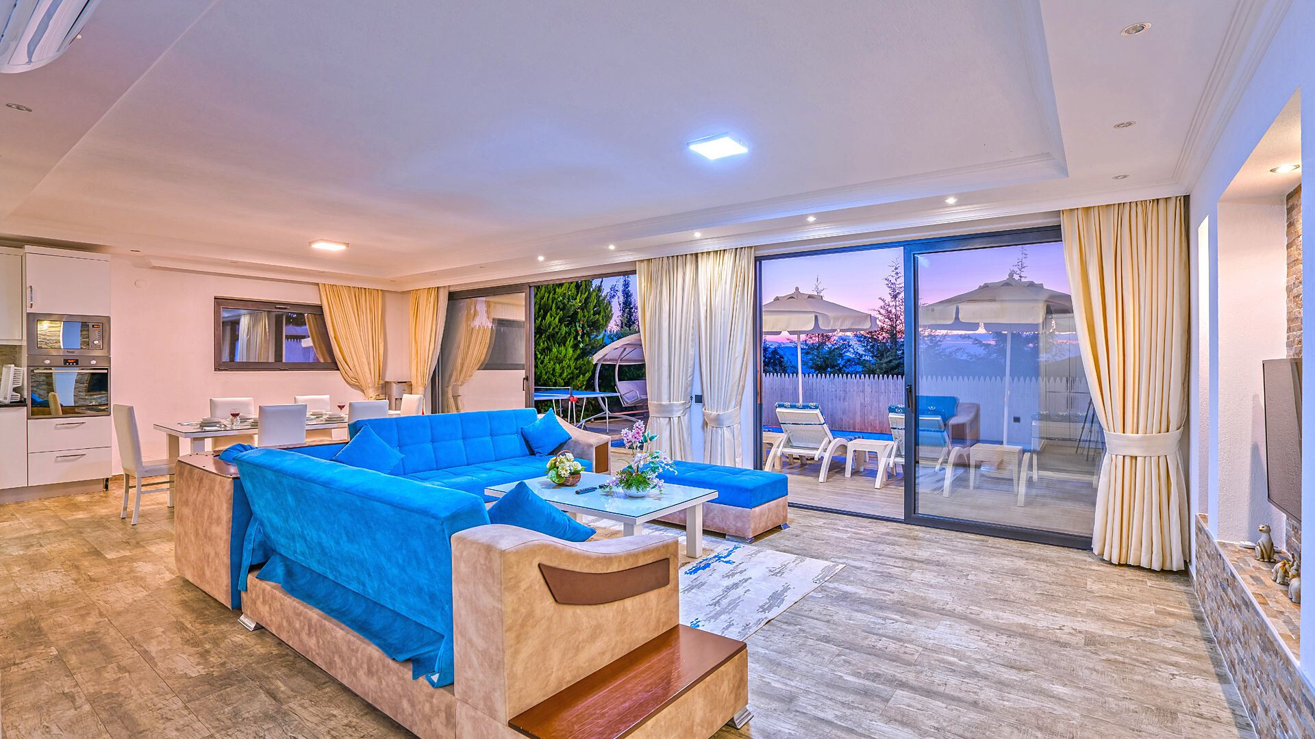 VBK51735 Villa Booking