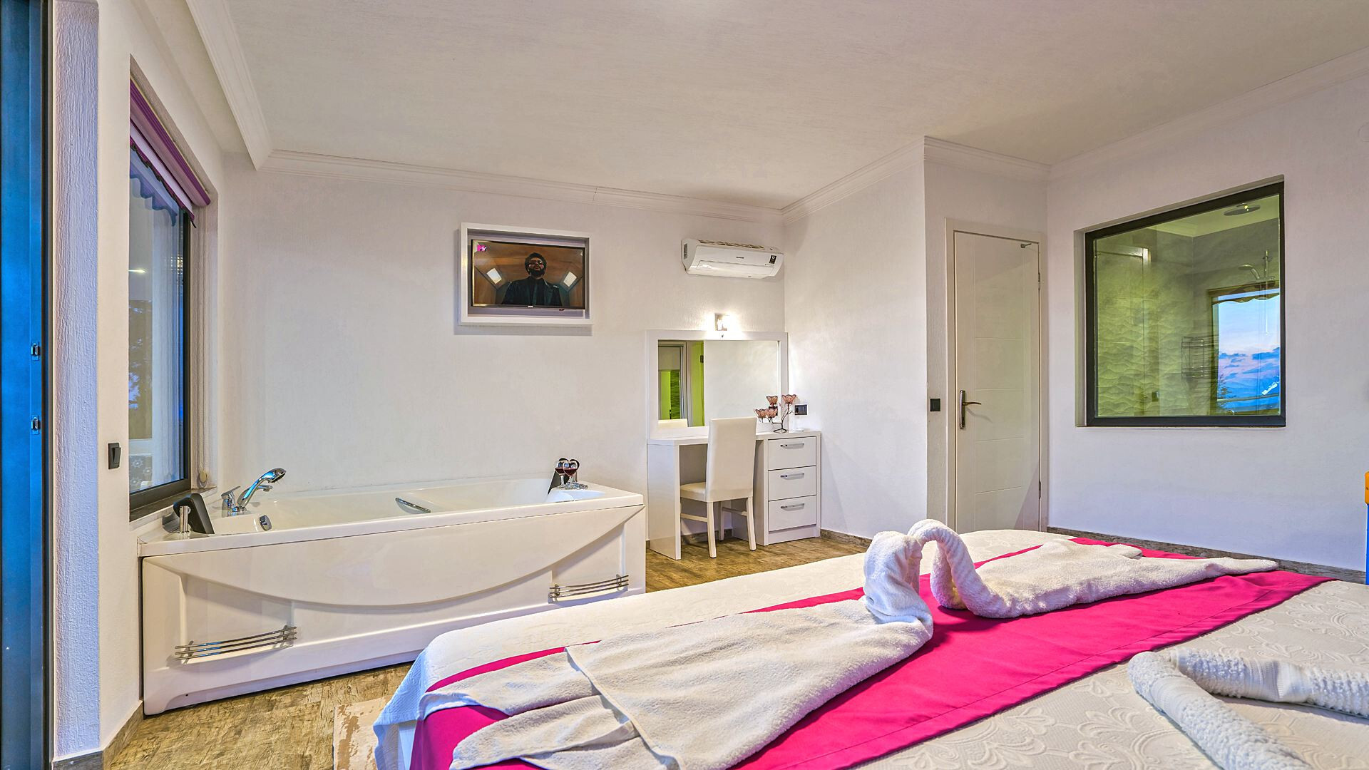 VBK51735 Villa Booking