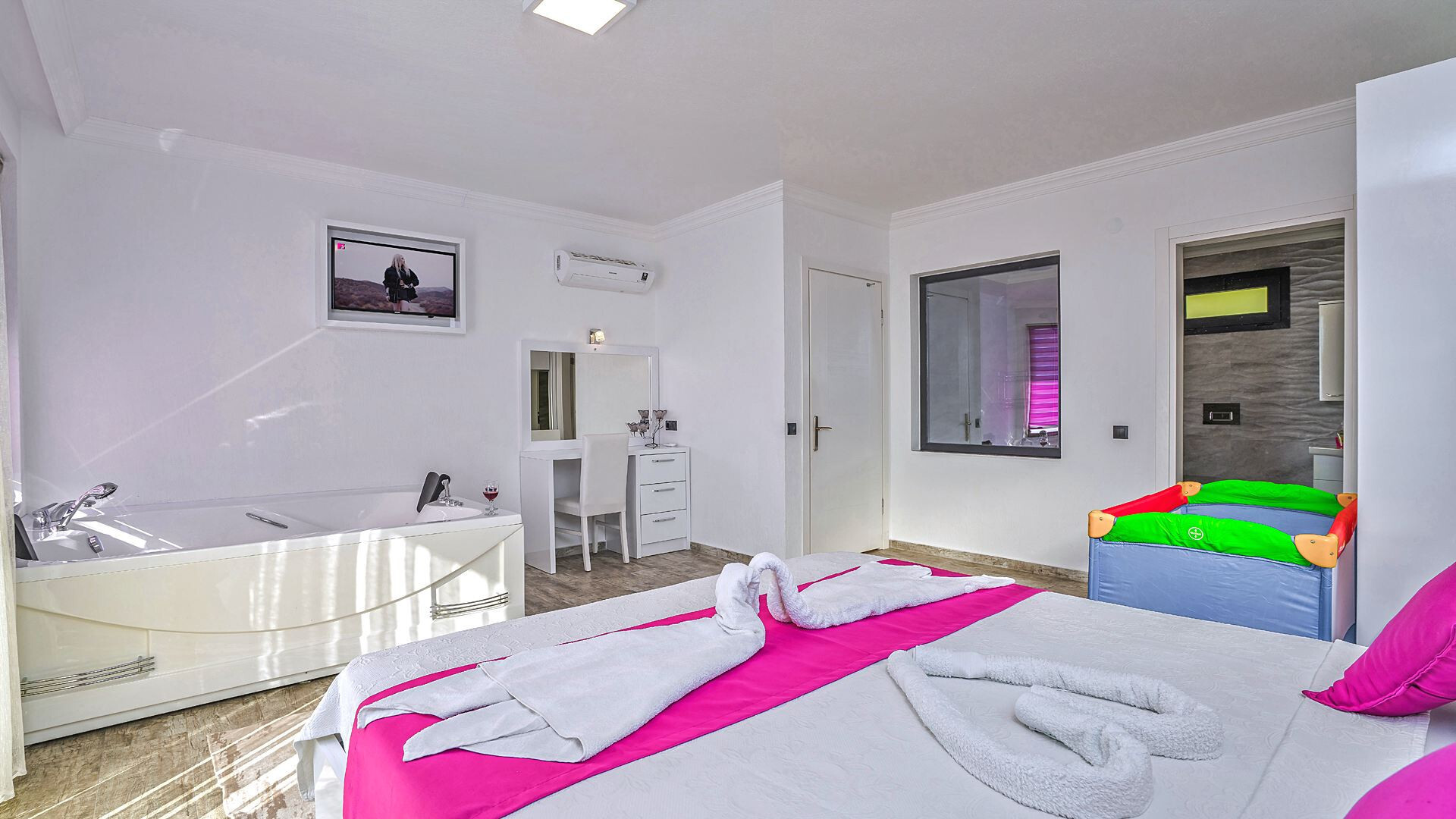 VBK51735 Villa Booking