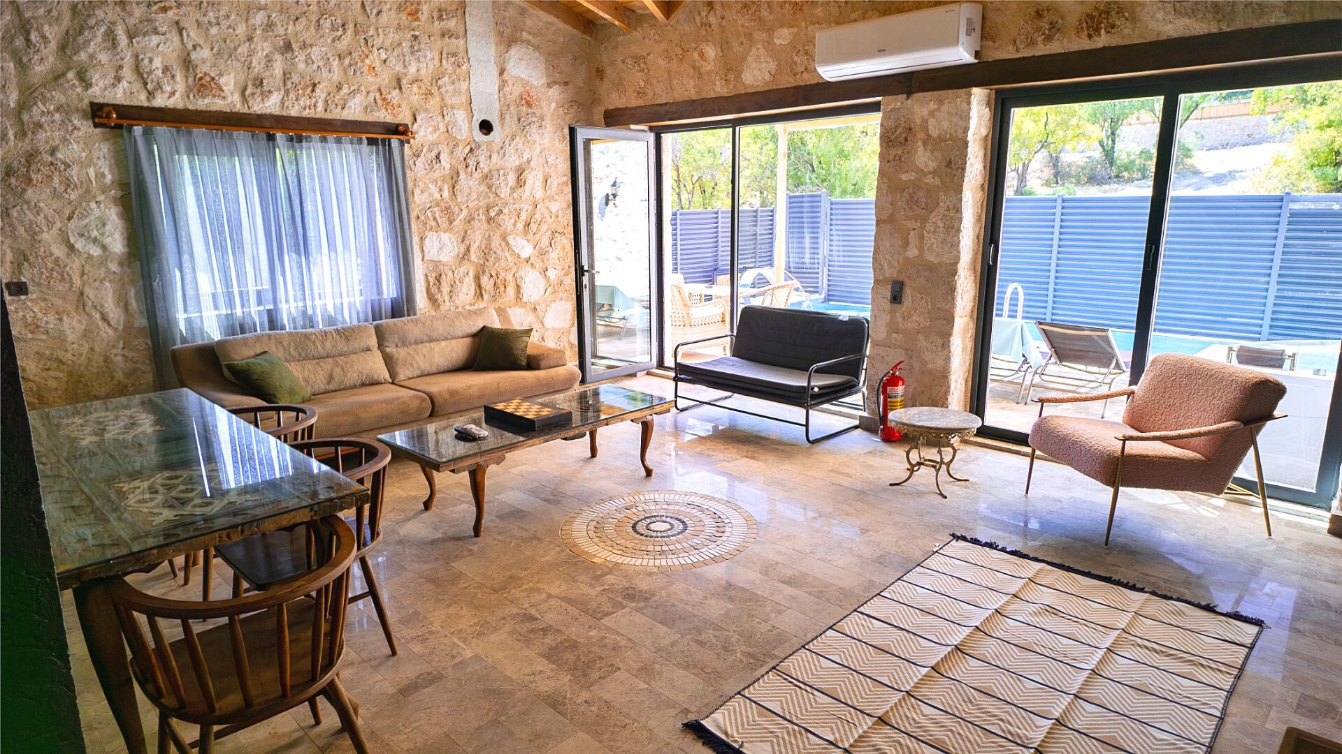 VBK41887 Villa Booking