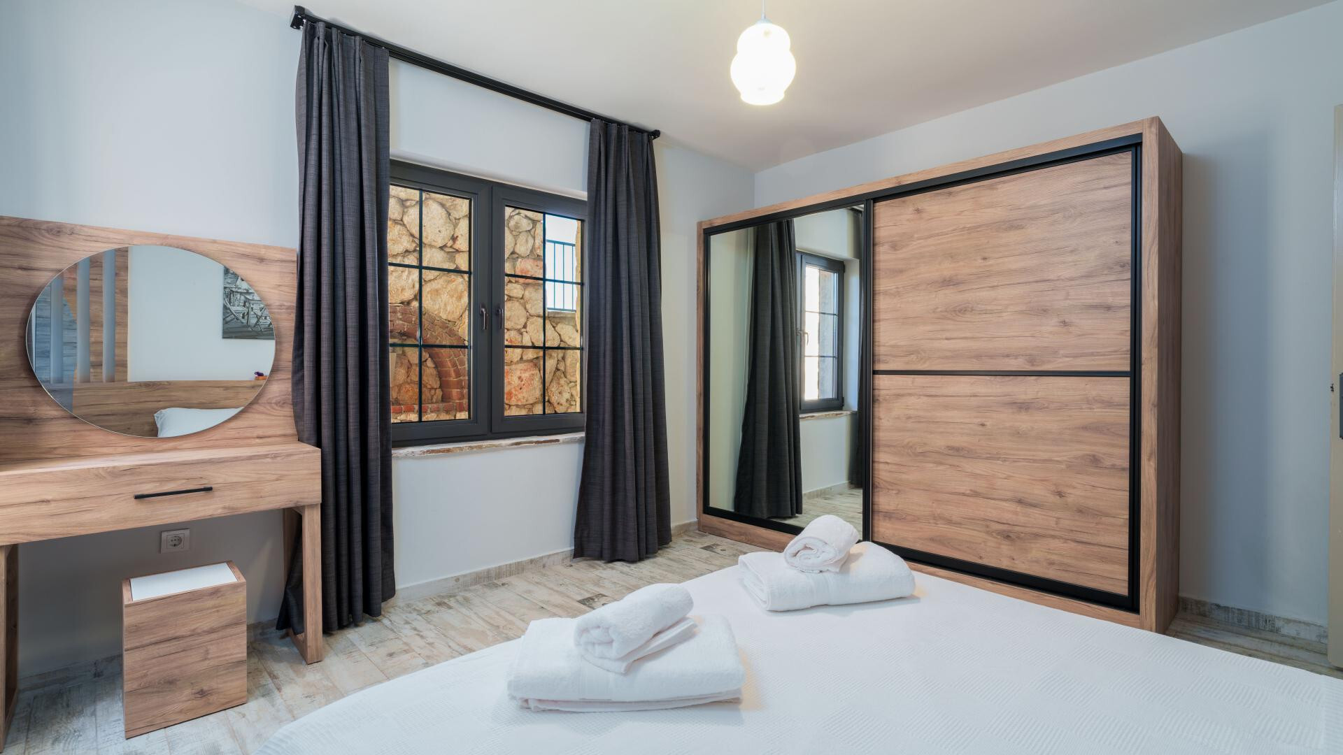 VBK20267 Villa Booking
