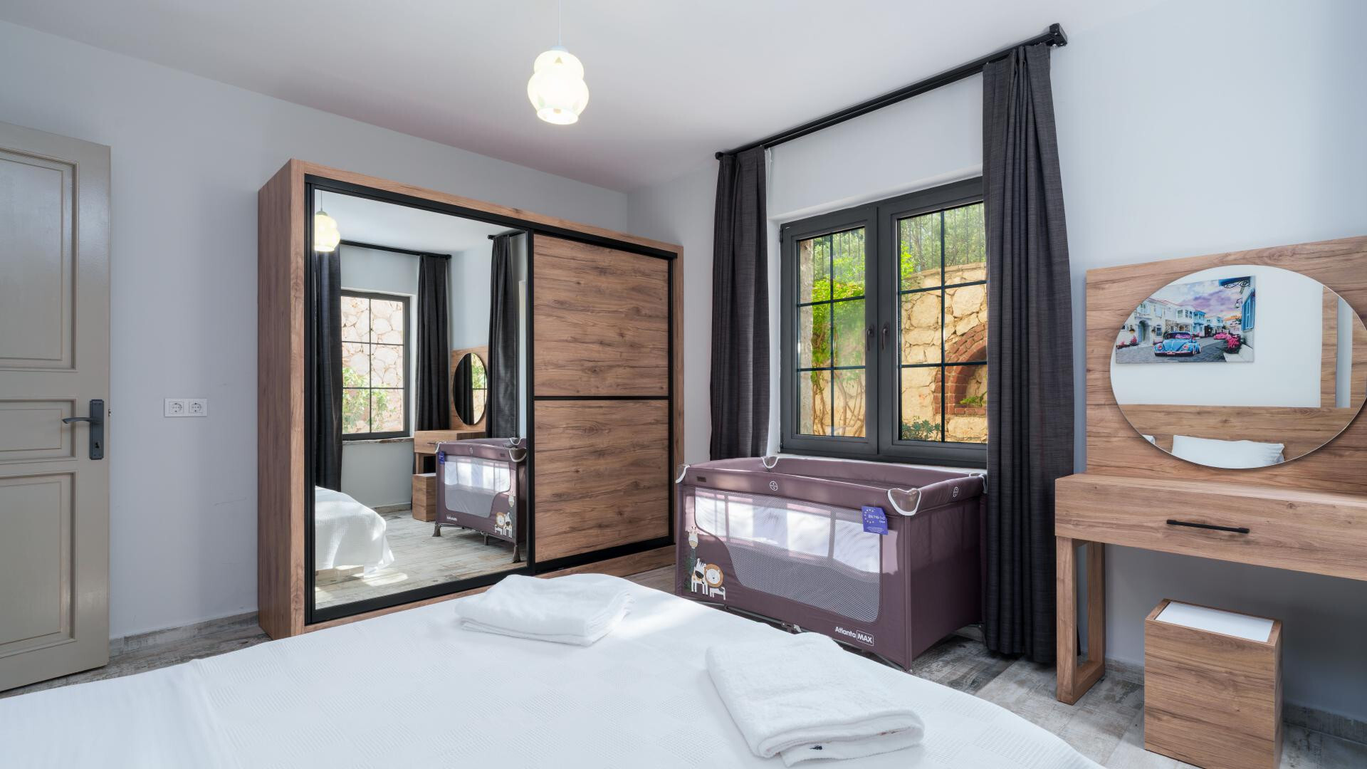 VBK20267 Villa Booking