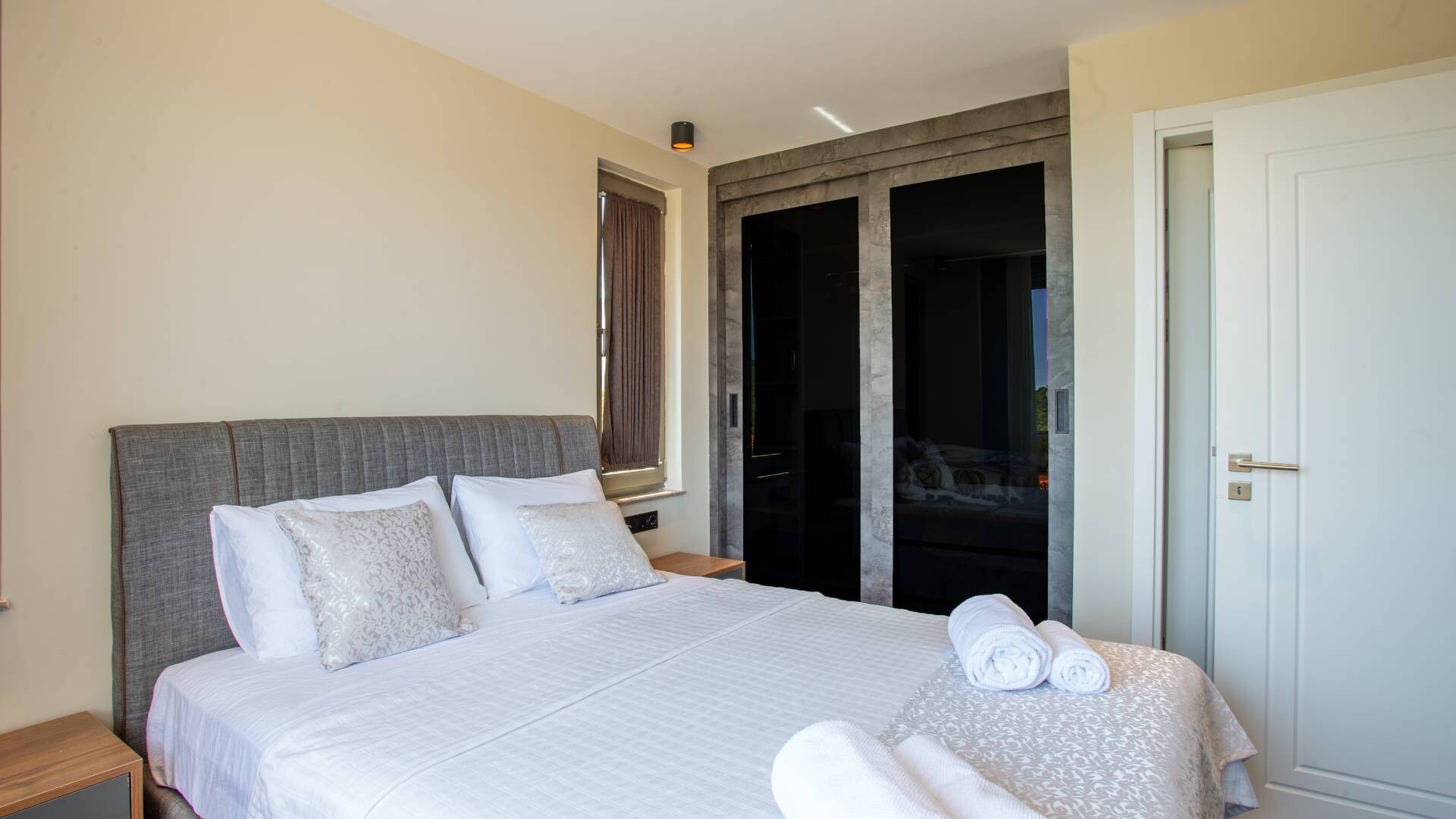 VBK10714 Villa Booking