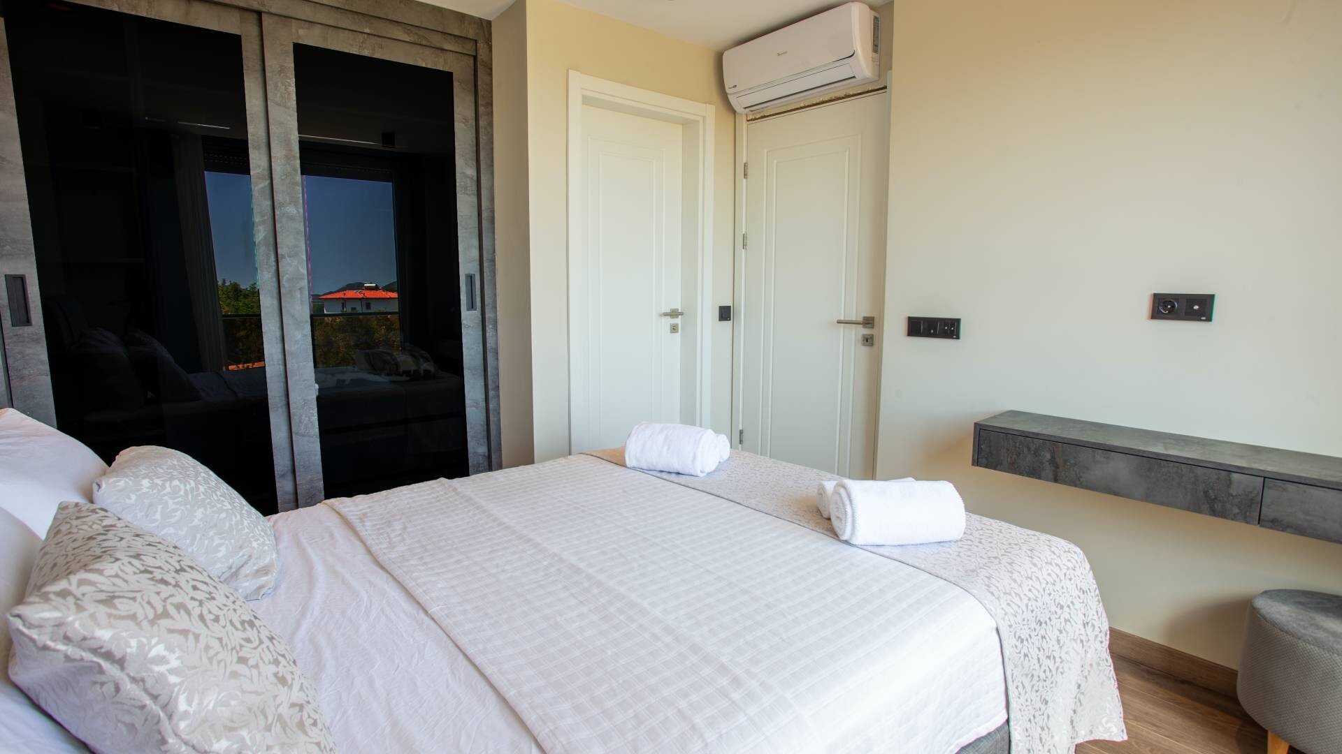 VBK10714 Villa Booking