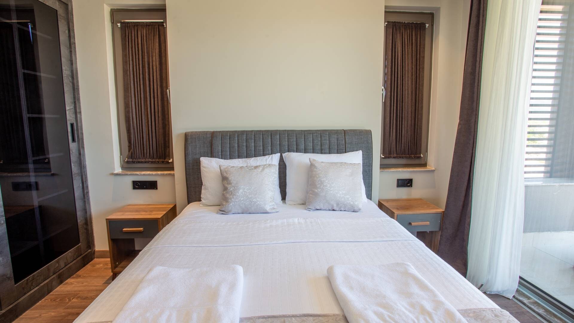 VBK10714 Villa Booking