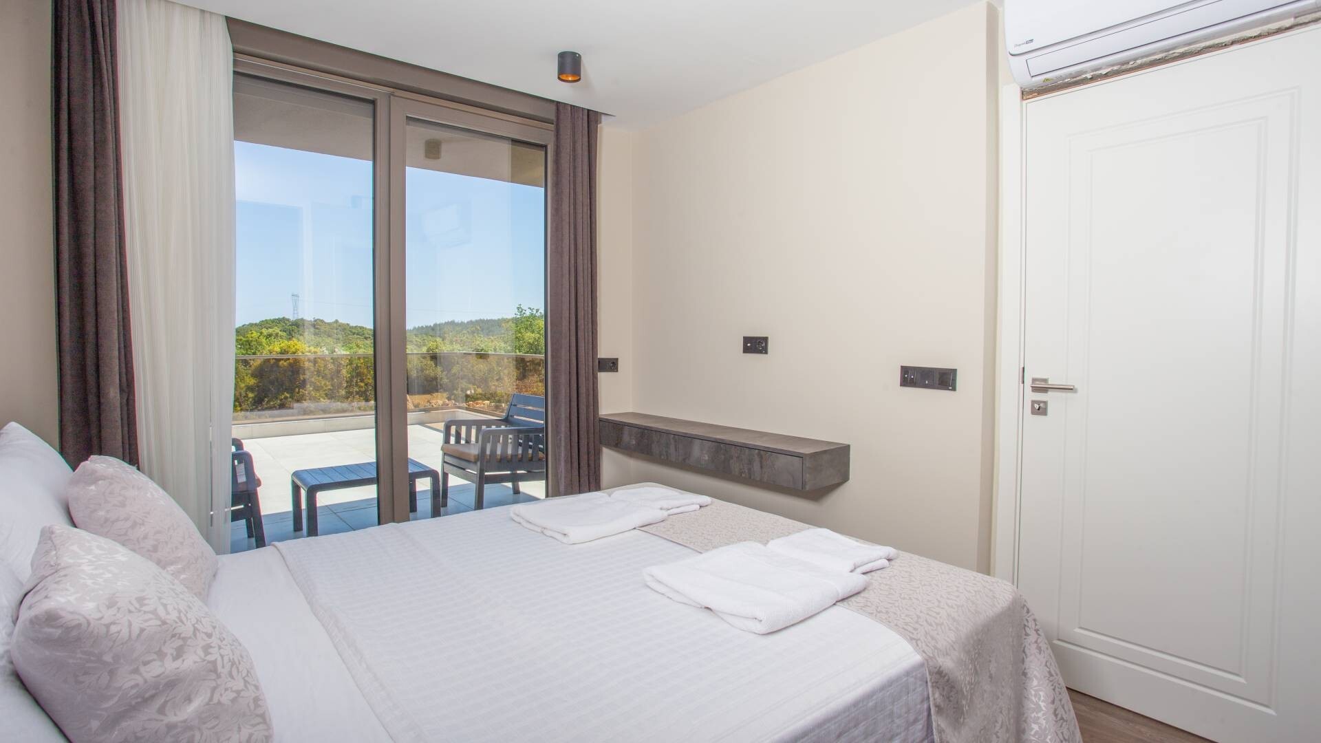 VBK10714 Villa Booking