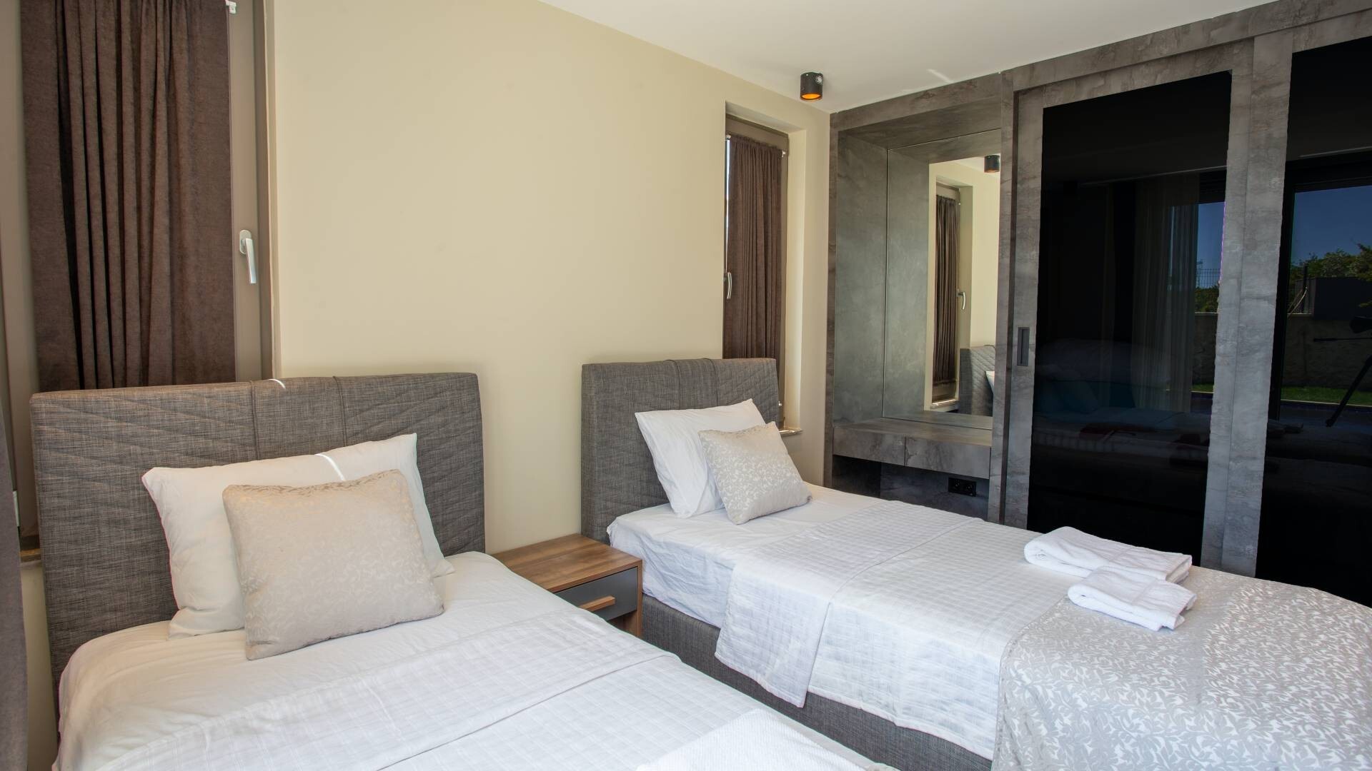 VBK10714 Villa Booking