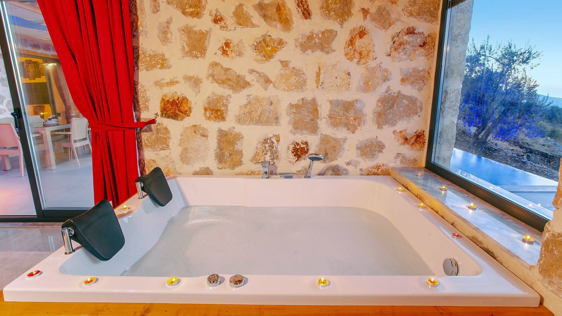 VBK15390 Villa Booking