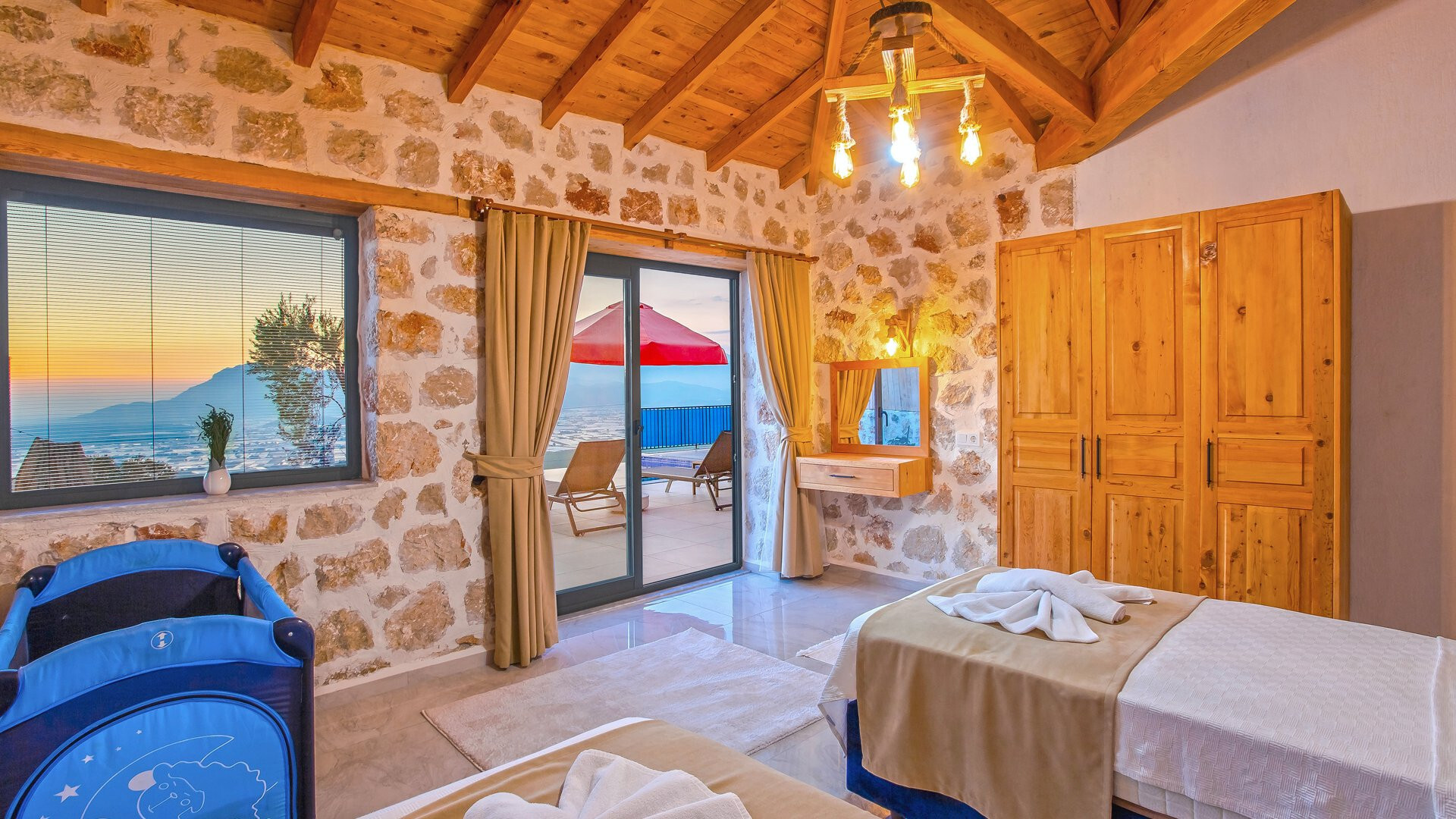 VBK15390 Villa Booking