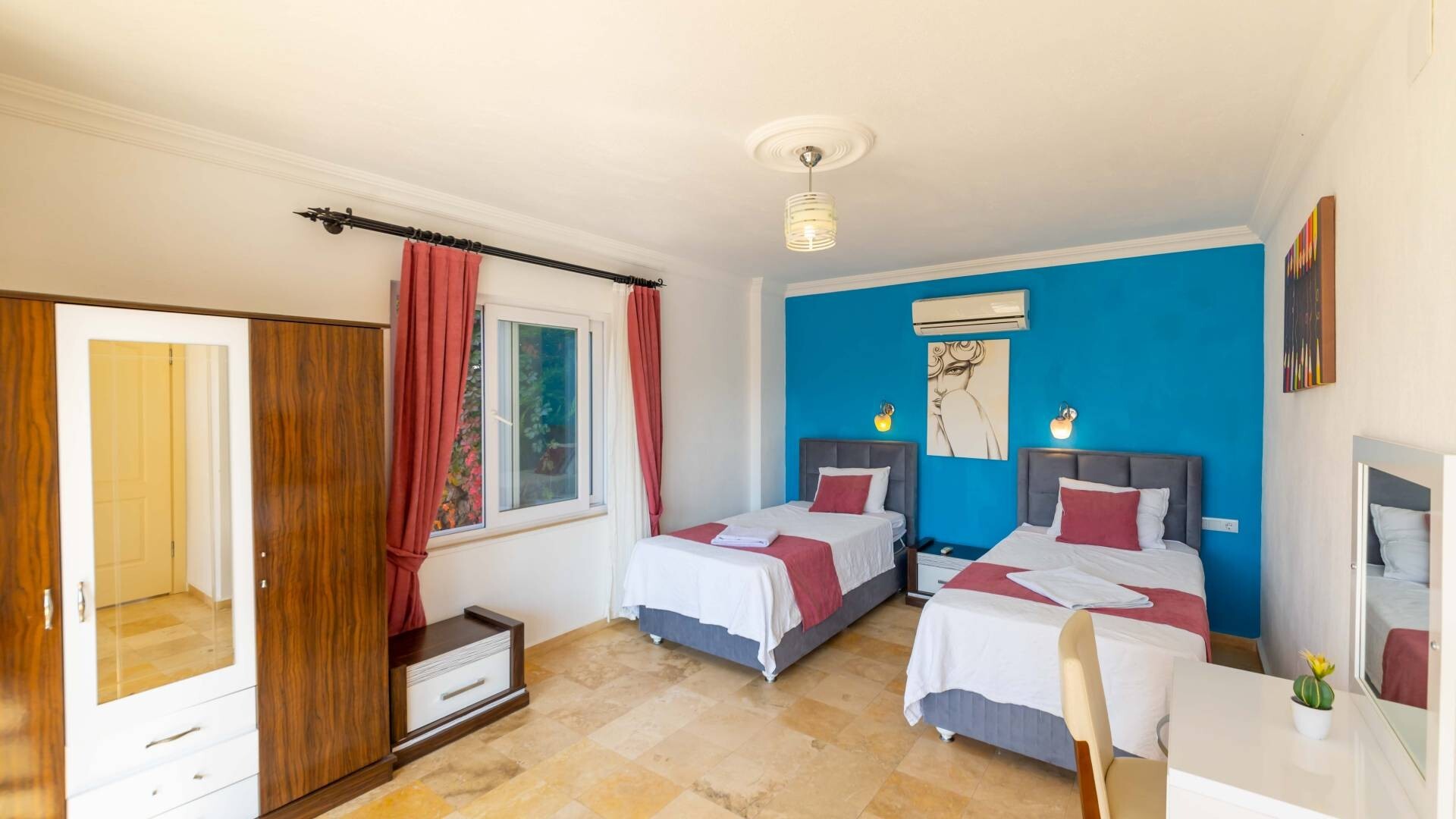 VBK51111 Villa Booking