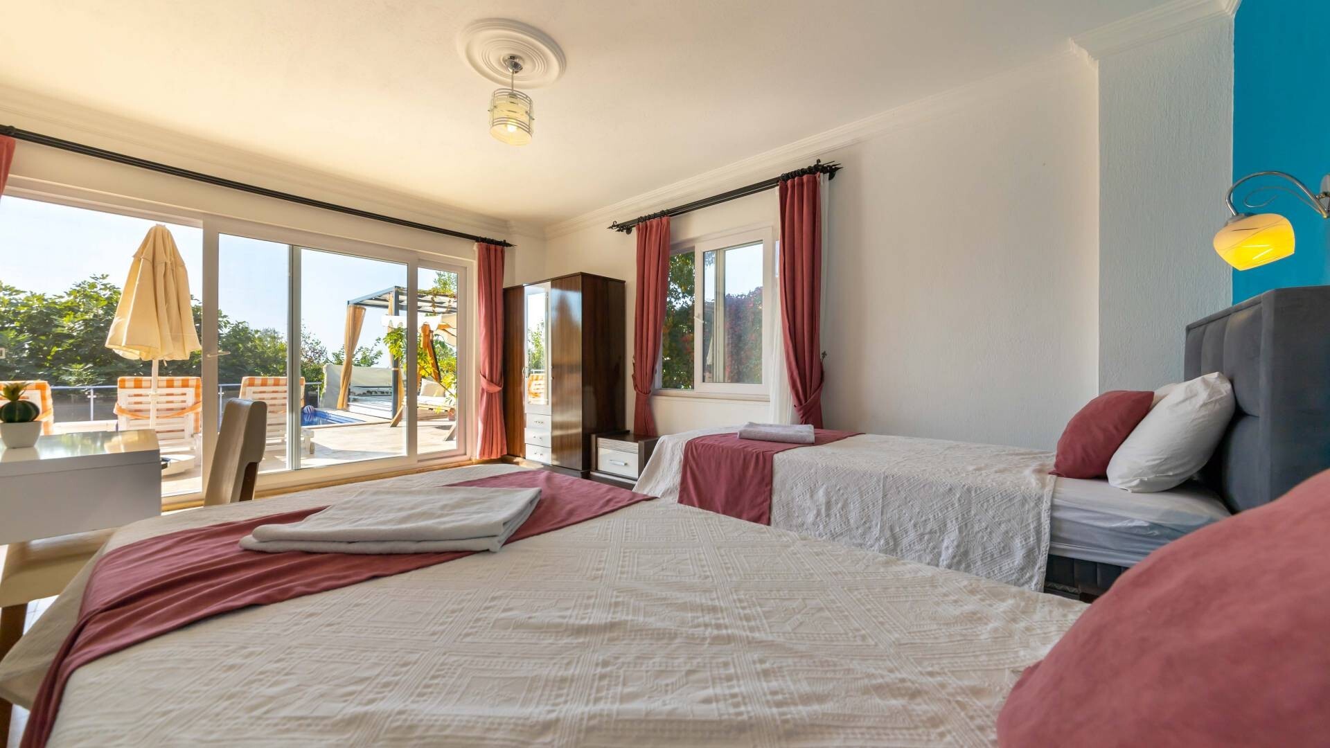 VBK51111 Villa Booking