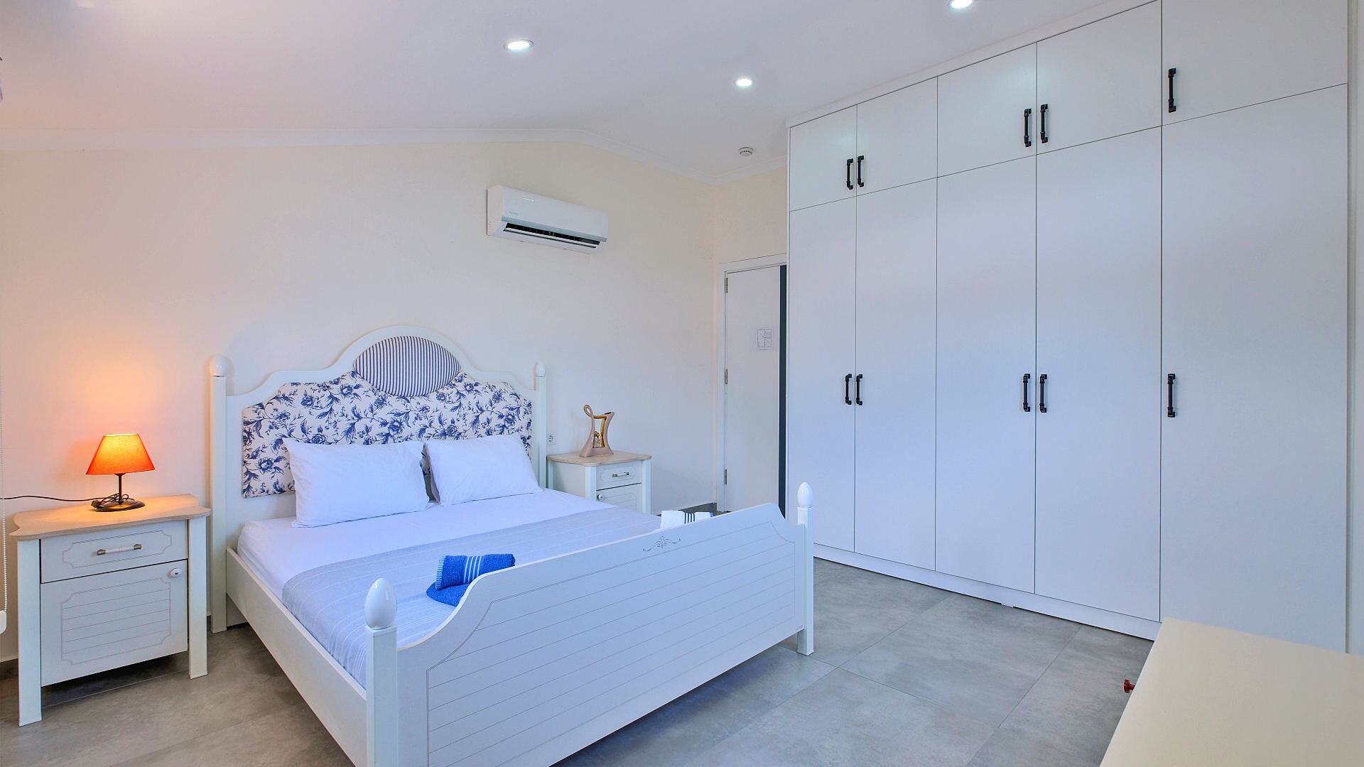 VBK47712 Villa Booking