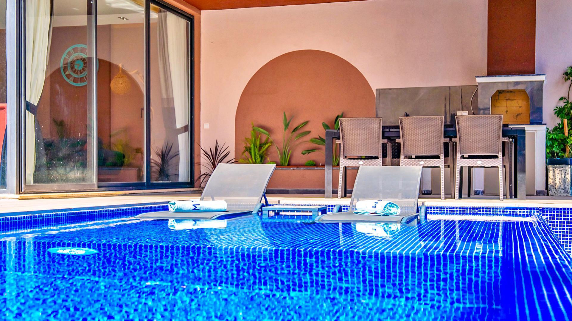 VBK54537 Villa Booking