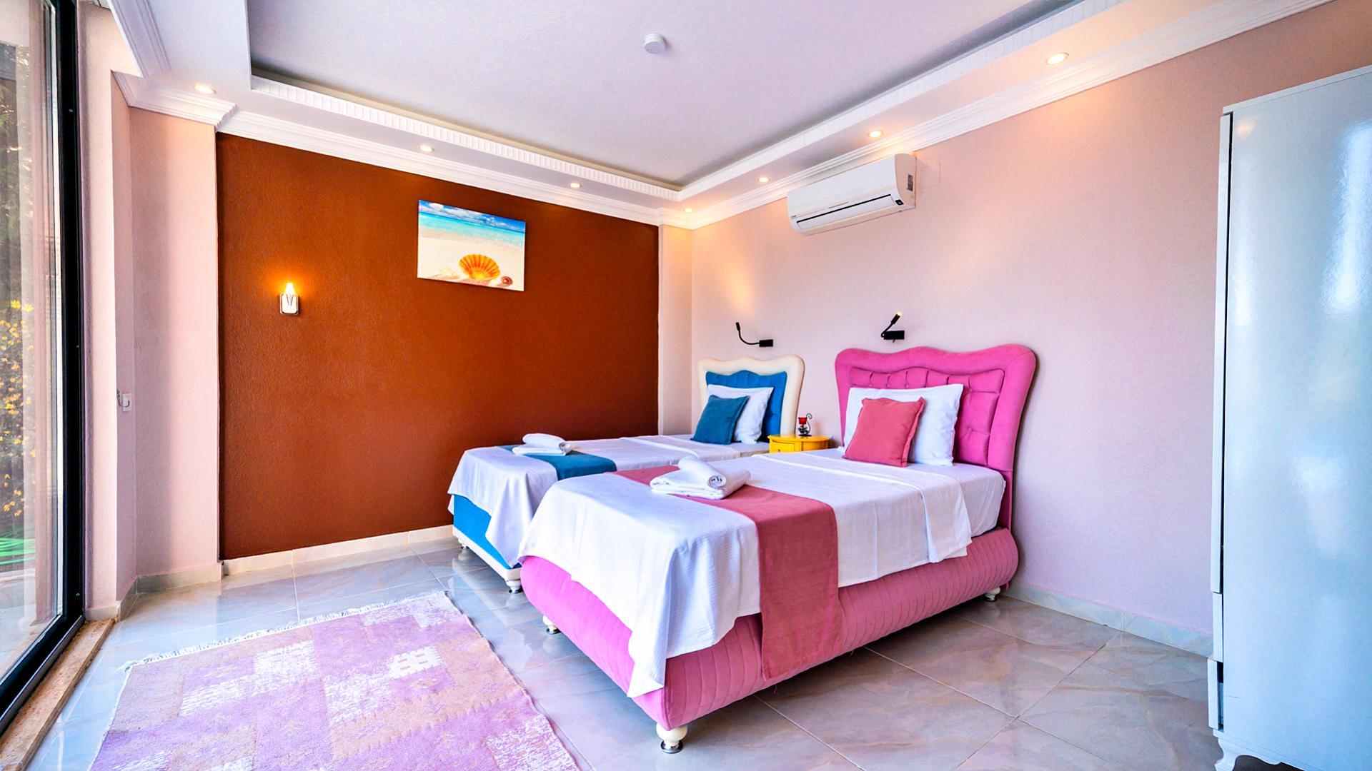 VBK54537 Villa Booking
