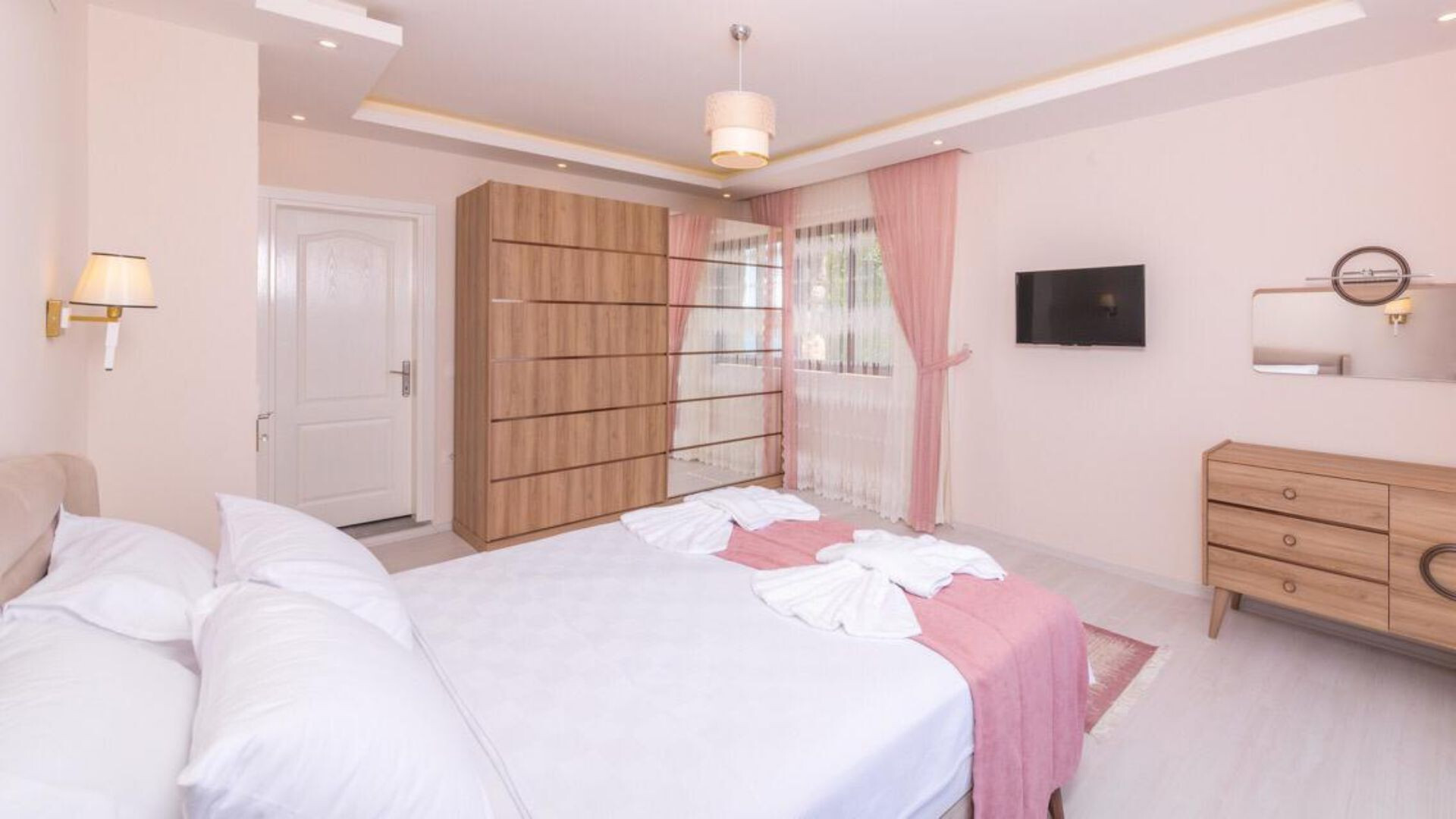 VBK90021 Villa Booking