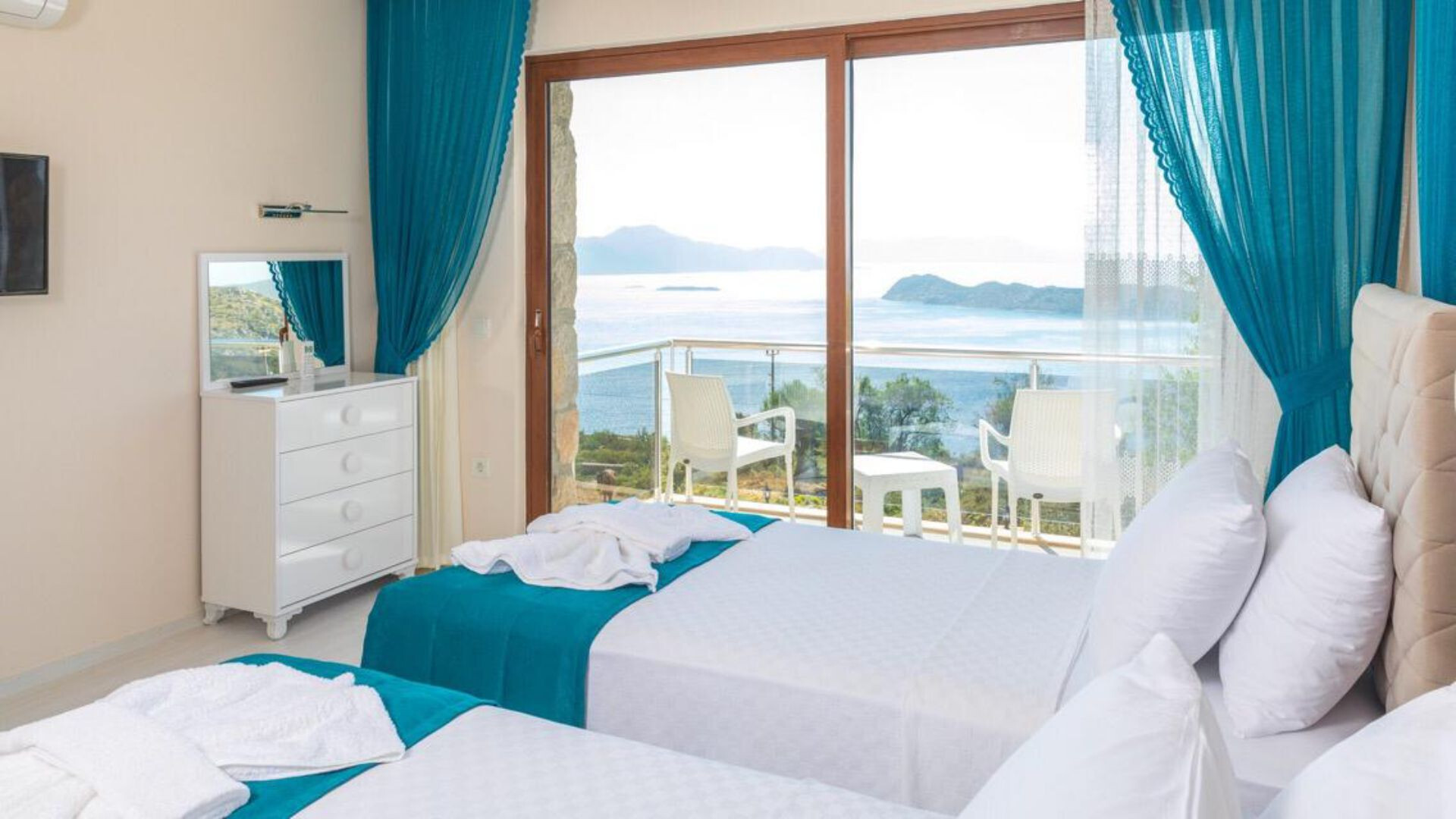 VBK90021 Villa Booking
