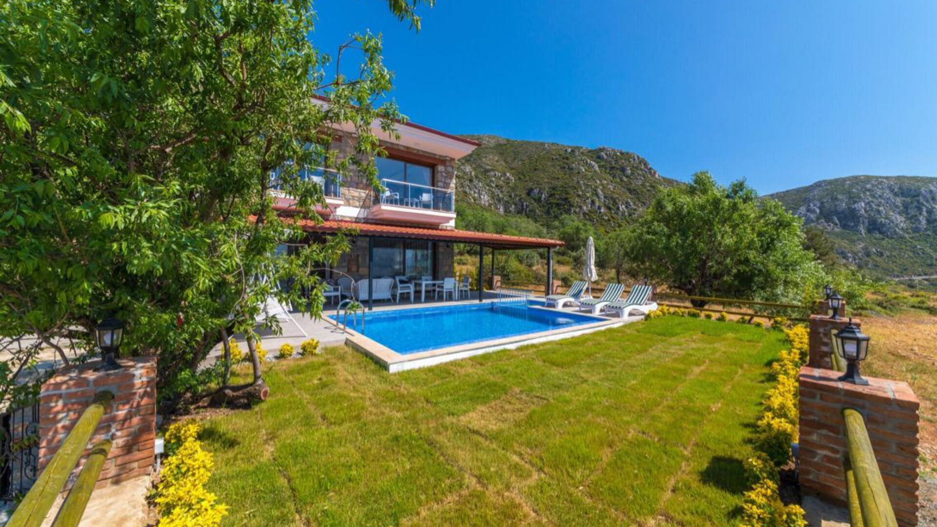 VBK90021 Villa Booking