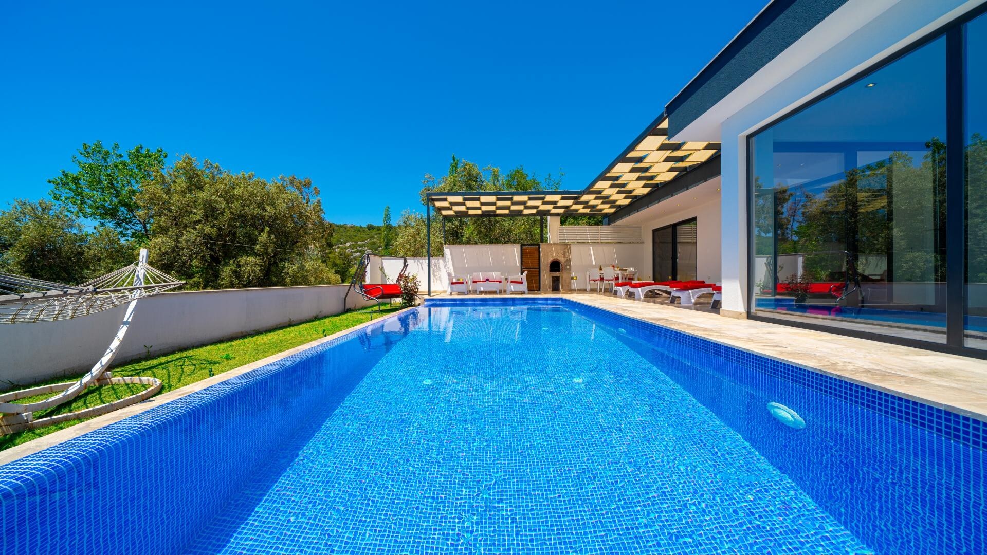 VBK76258 Villa Booking