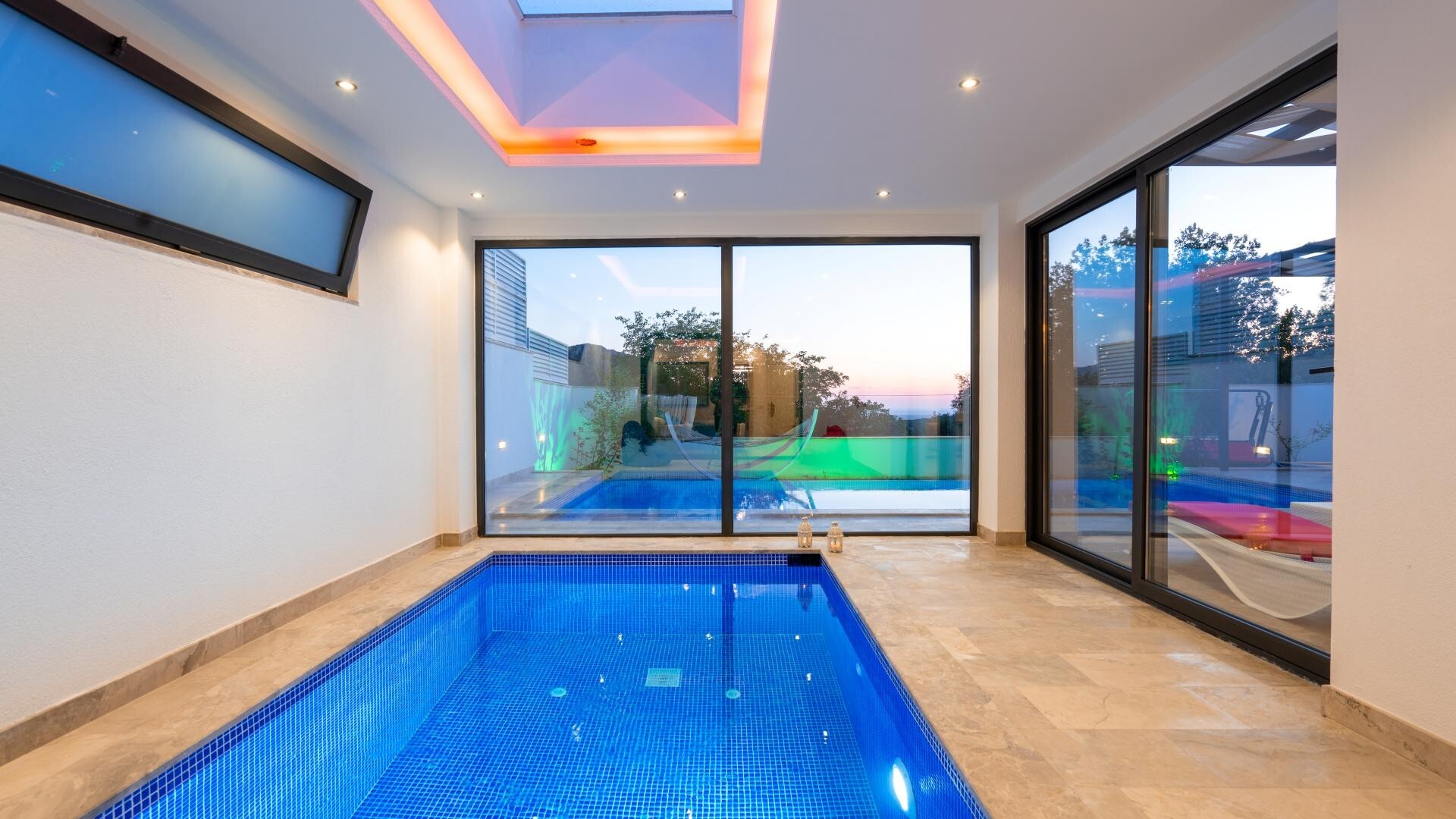 VBK76258 Villa Booking
