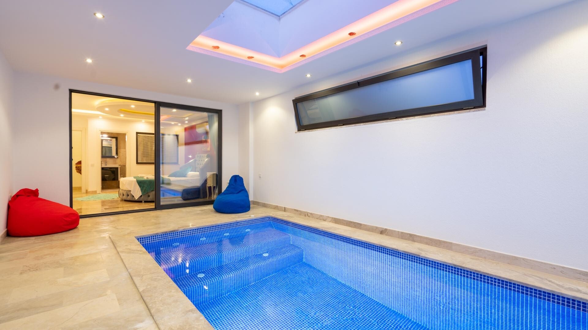 VBK76258 Villa Booking