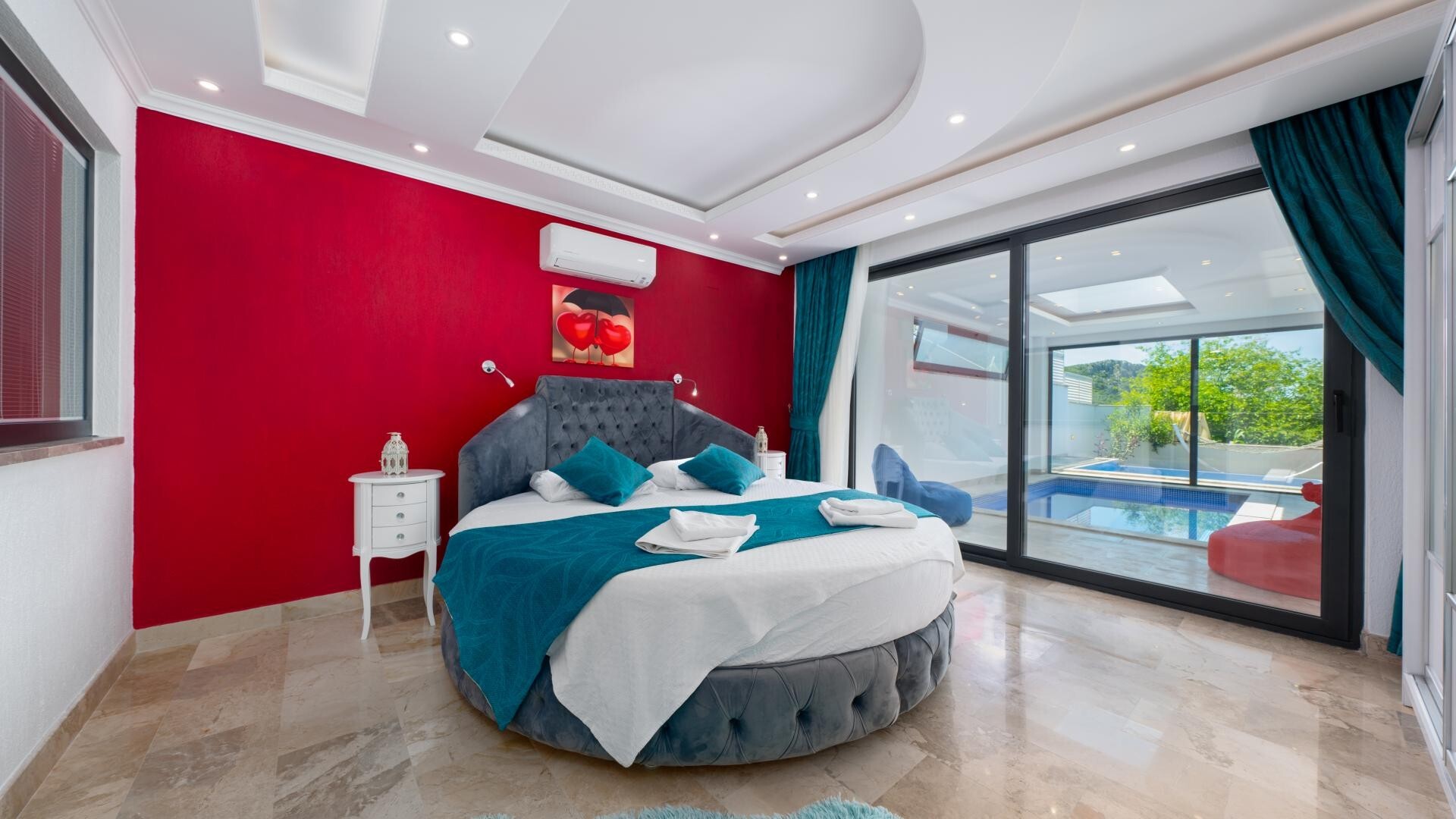 VBK76258 Villa Booking