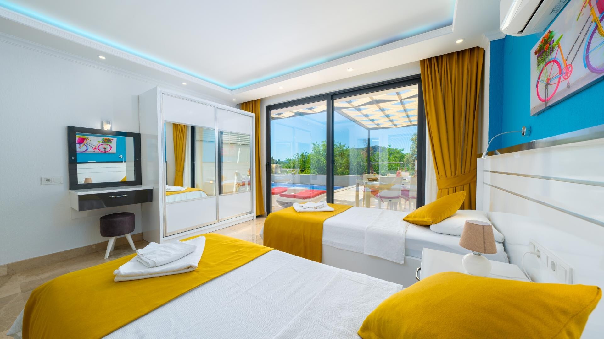 VBK76258 Villa Booking