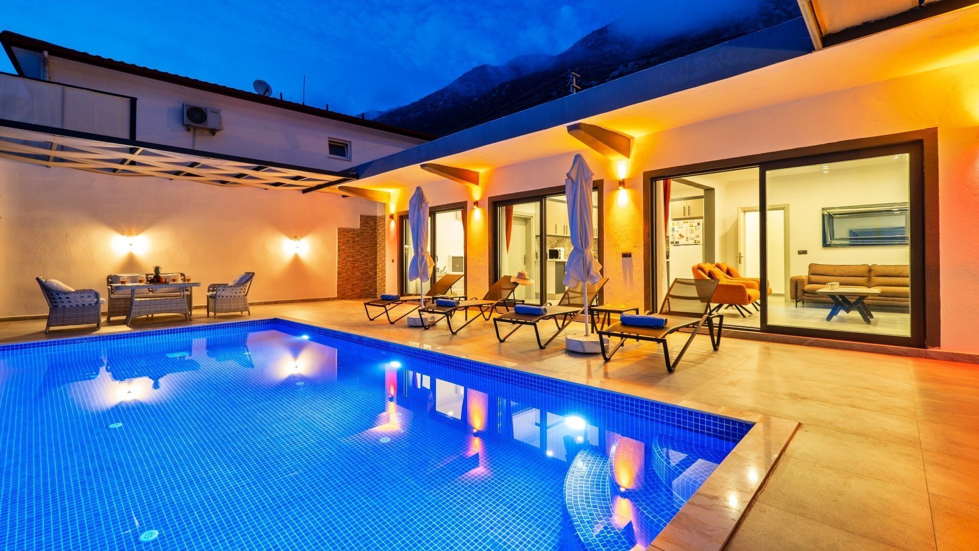 VBK52747 Villa Booking