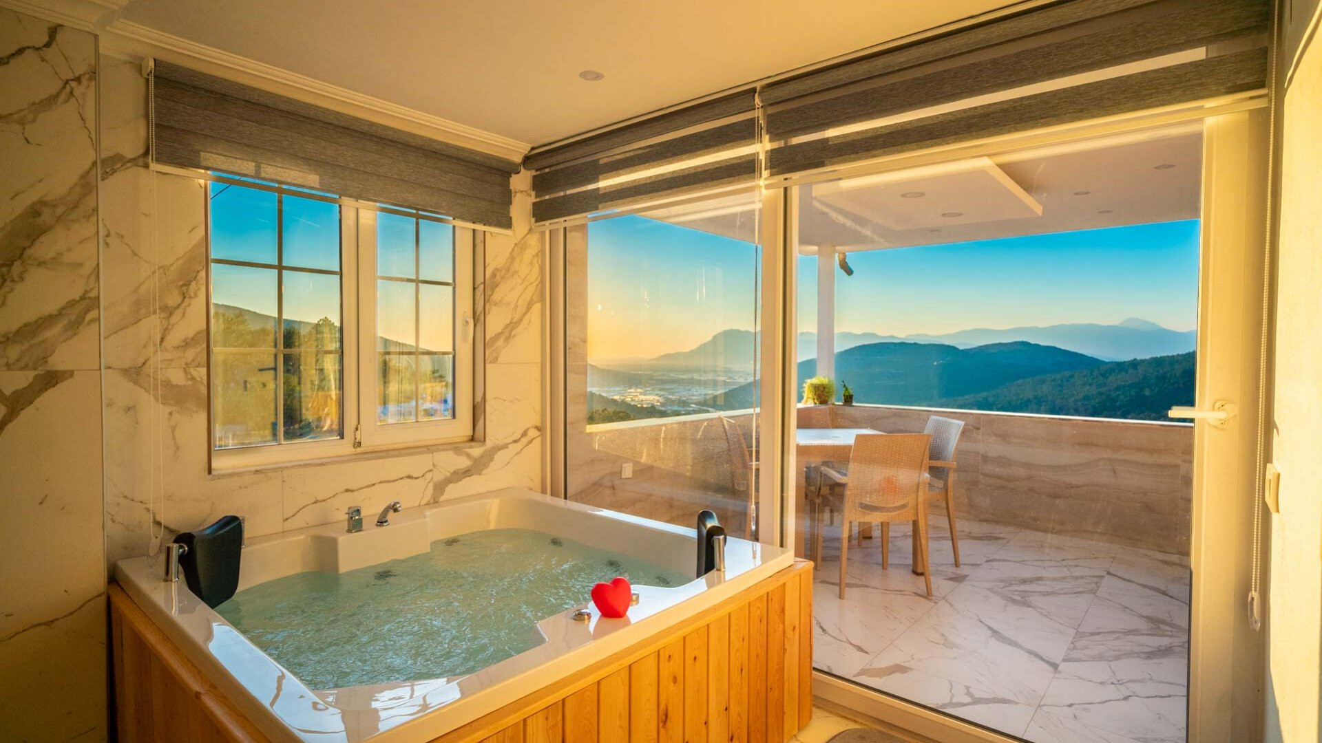 VBK78912 Villa Booking