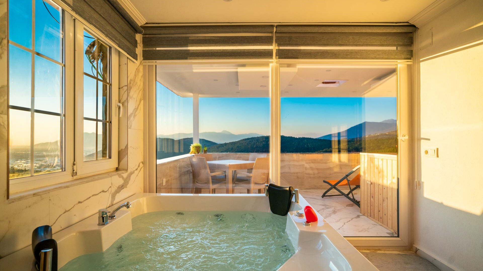 VBK78912 Villa Booking