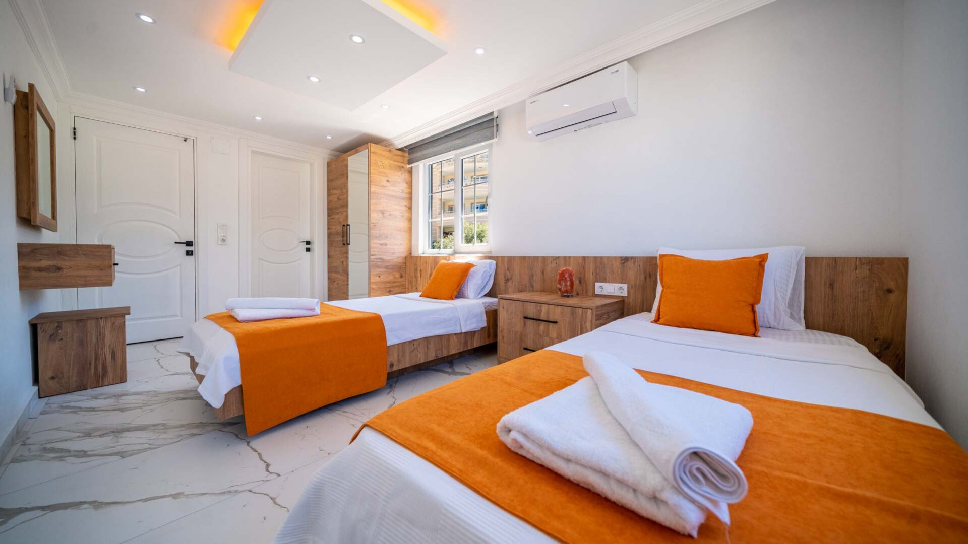 VBK78912 Villa Booking
