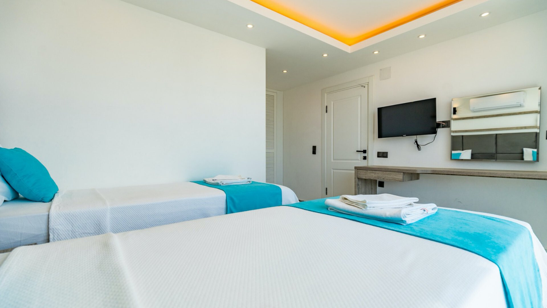 VBK45534 Villa Booking