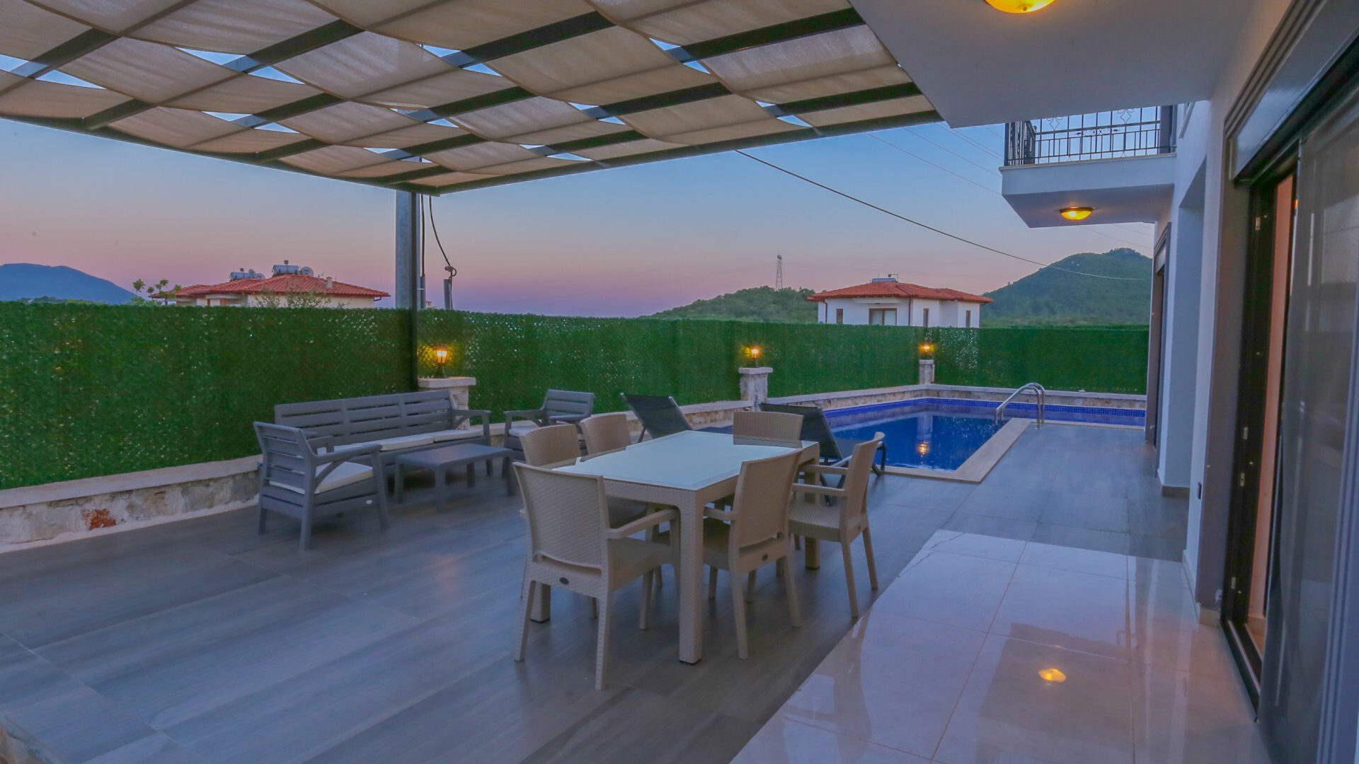 VBK24375 Villa Booking