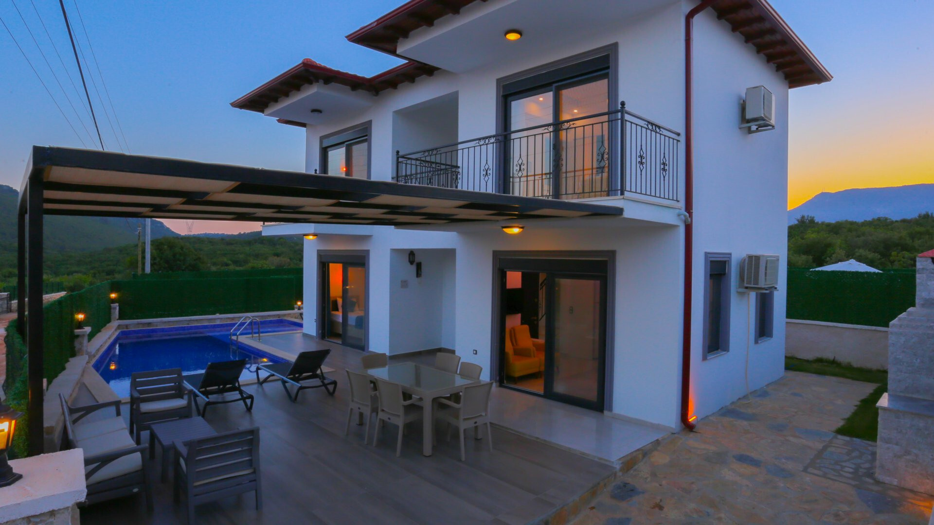 VBK24375 Villa Booking