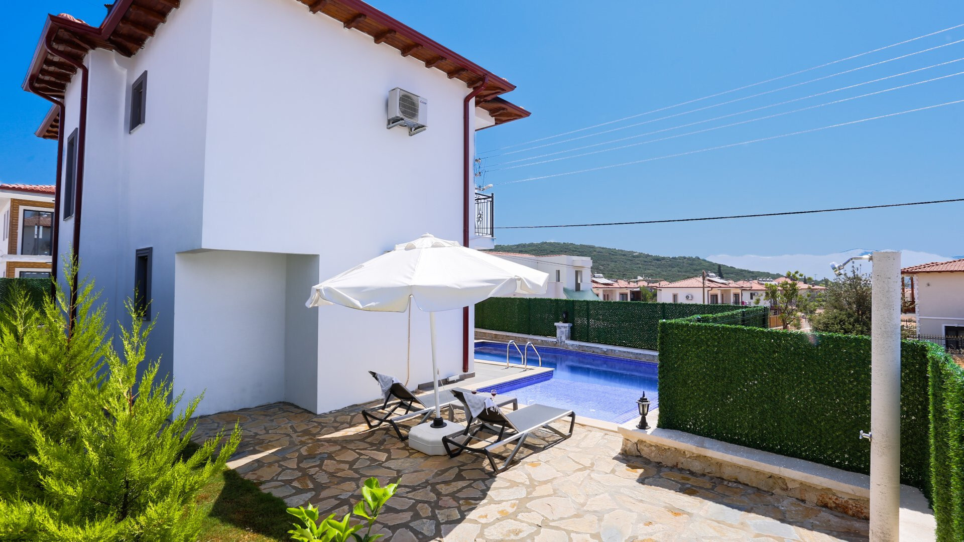 VBK24375 Villa Booking