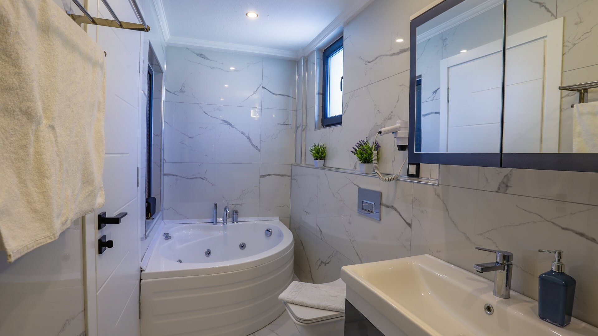 VBK24375 Villa Booking