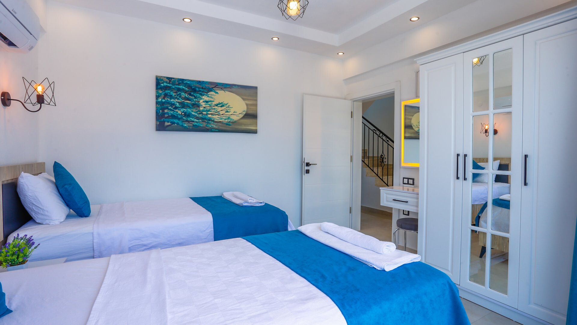 VBK24375 Villa Booking