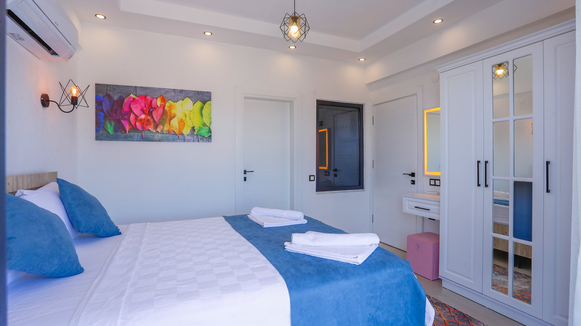 VBK24375 Villa Booking